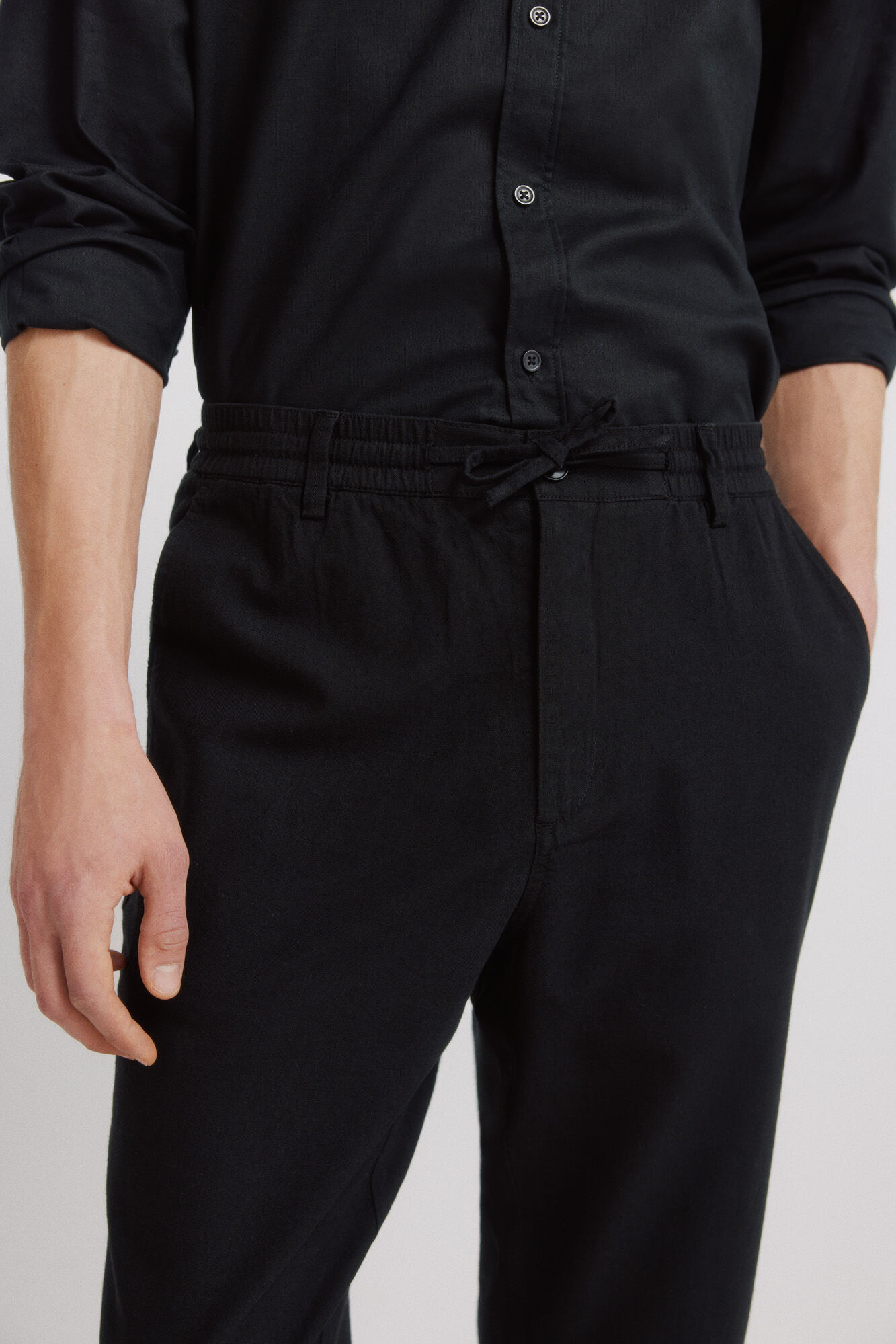 Springfield Pantal&oacute;n chino comfort fit de lino negro