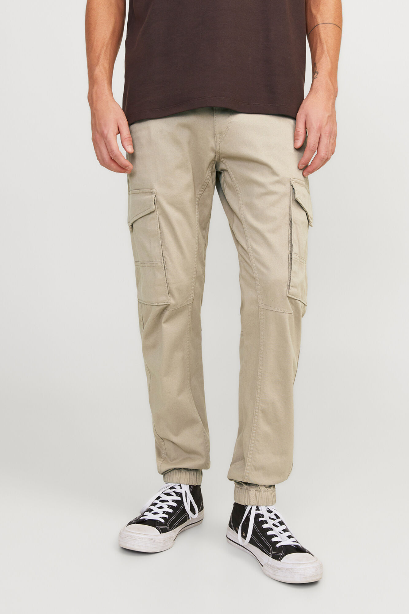 Jack & Jones Pantal&oacute;n cargo con pu&ntilde;o el&aacute;stico beige