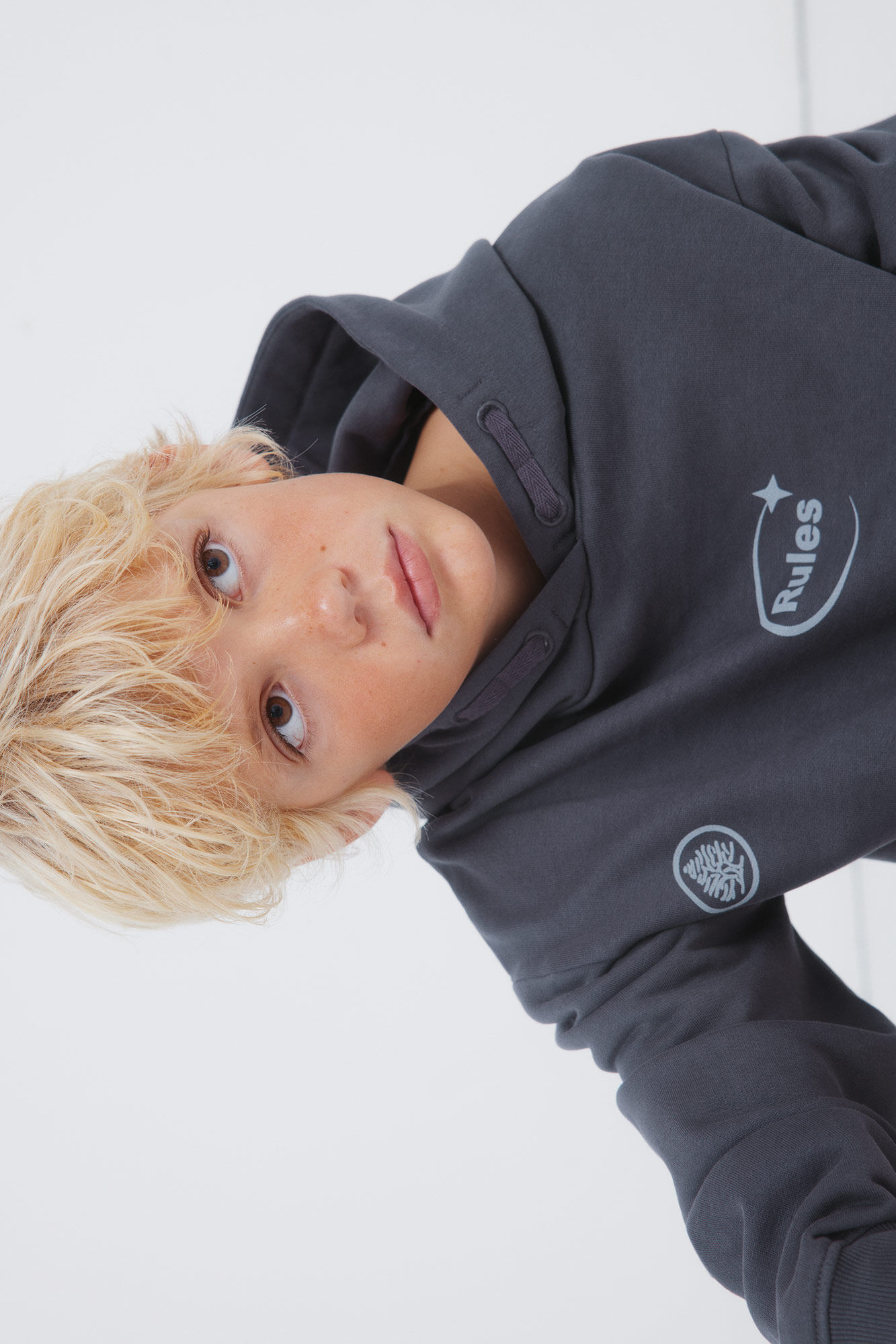 Springfield Kids Sudadera con capucha para ni&ntilde;o "Abraza el desorden" gris