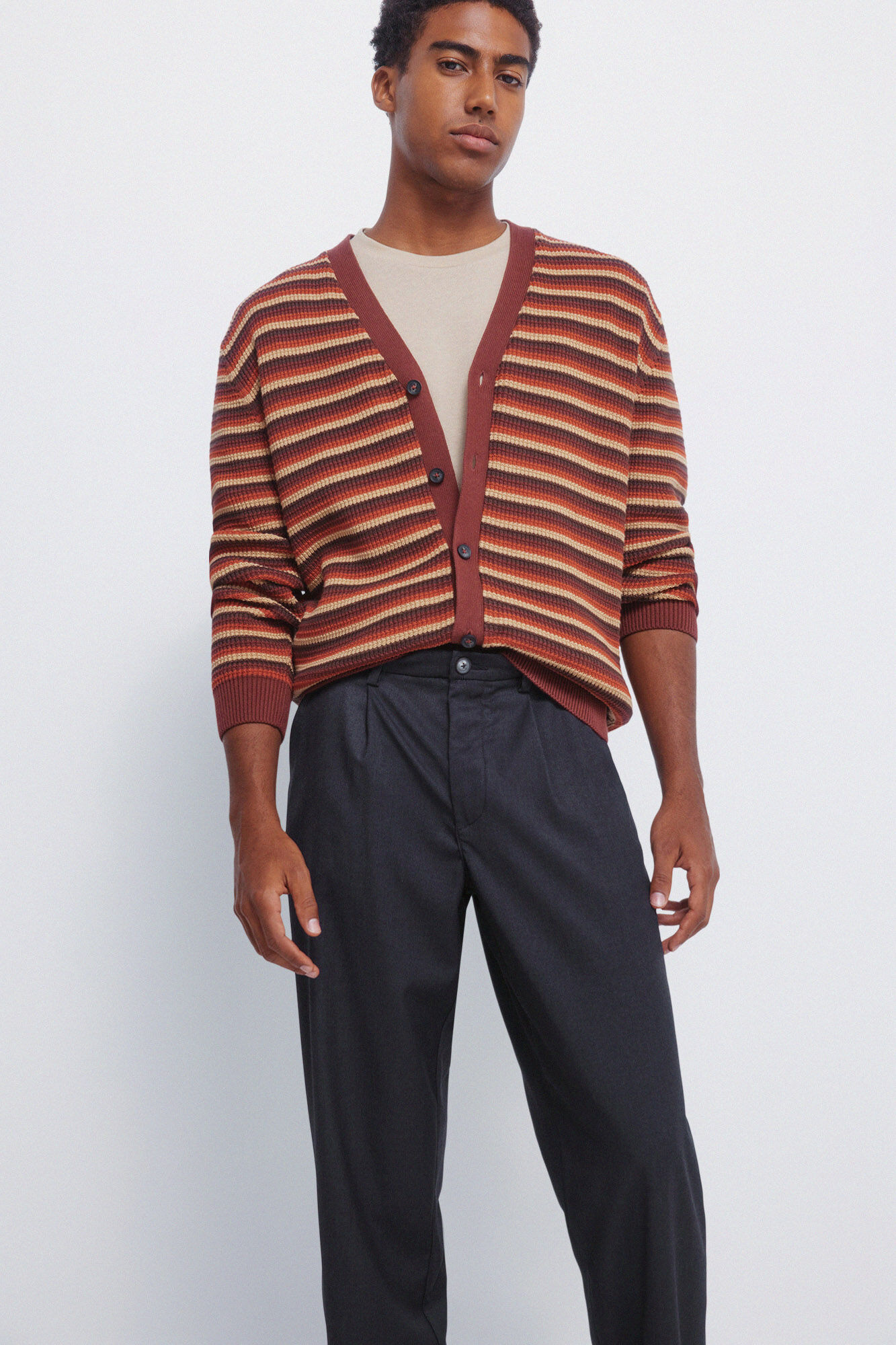 Springfield Pantal&oacute;n recto con pinzas y corte ancho. gris