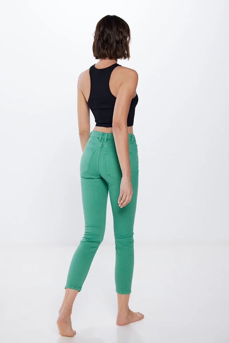 Pants cropped top