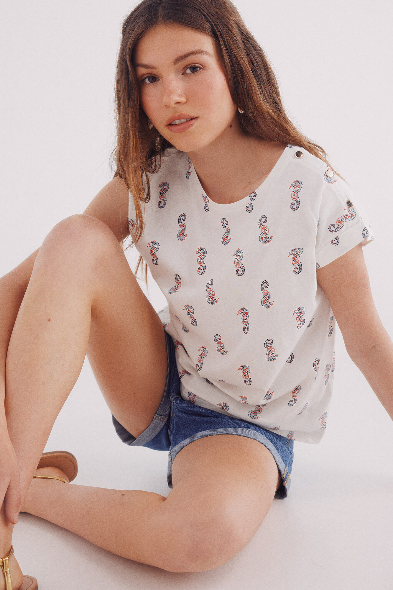 Springfield Playera estampada botones hombro blanco