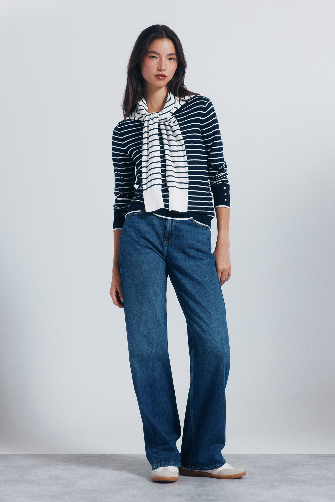 Springfield Su&eacute;ter fino botones pu&ntilde;os marino