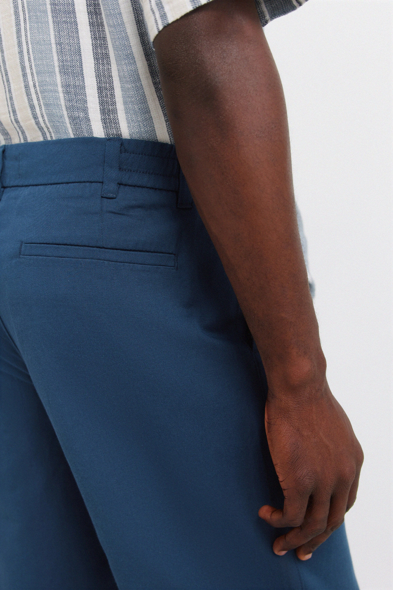 Springfield Pantal&oacute;n chino relaxed fit azul mezcla
