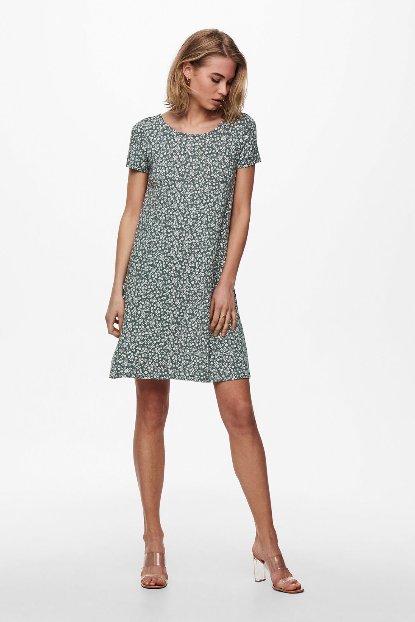 Only Vestido corto manga corta