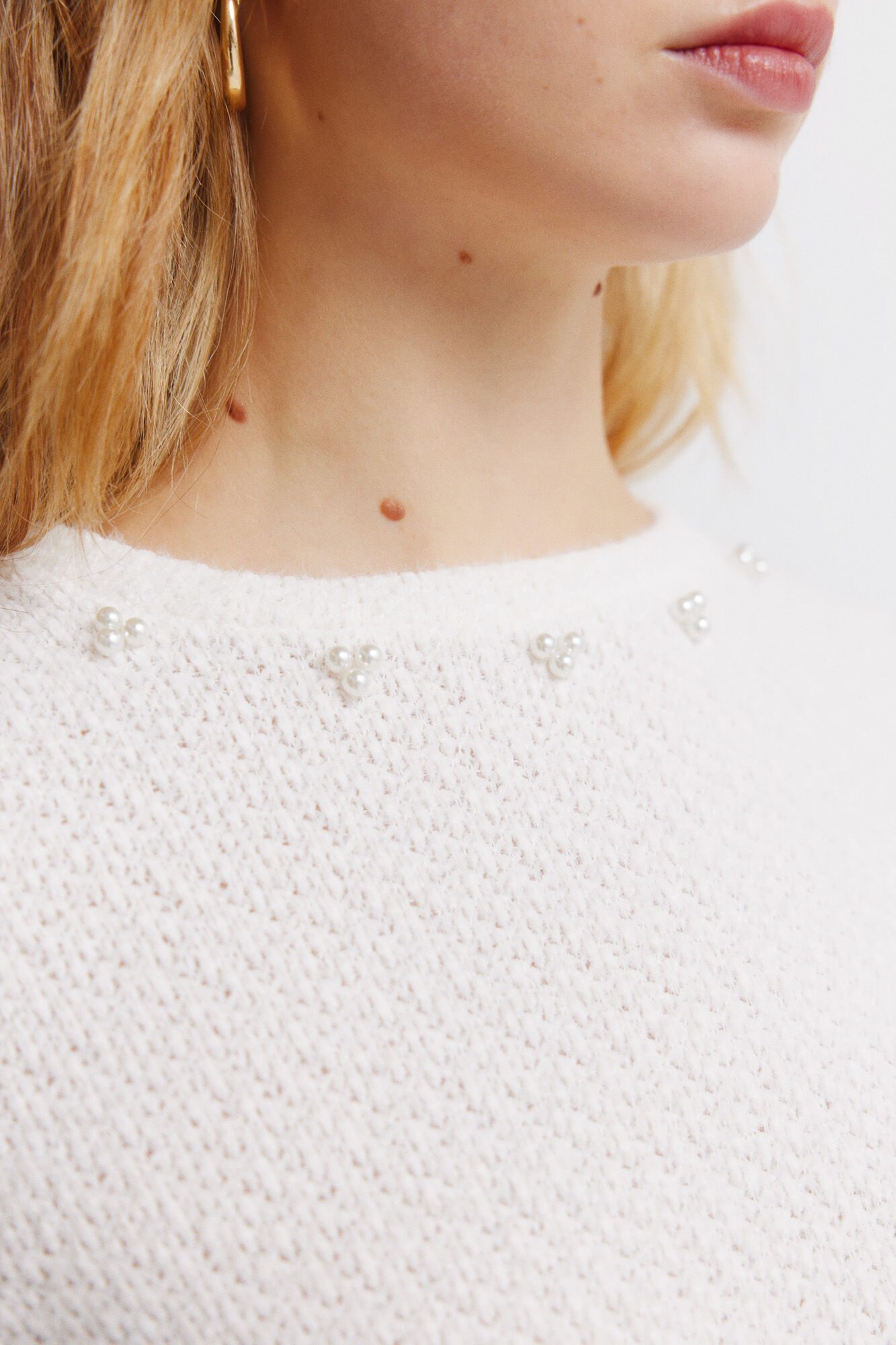 Springfield Playera chenilla cuello fantas&iacute;a beige