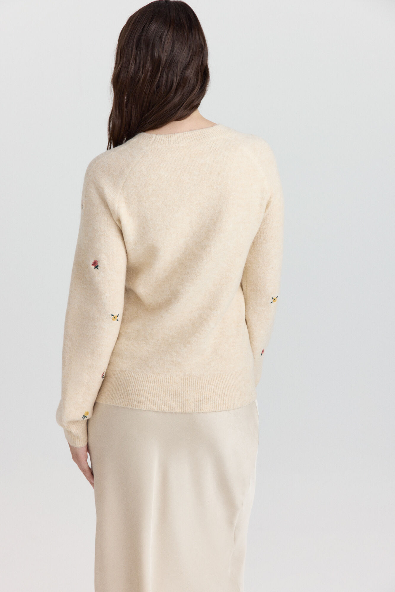 Springfield Su&eacute;ter bordado floral beige
