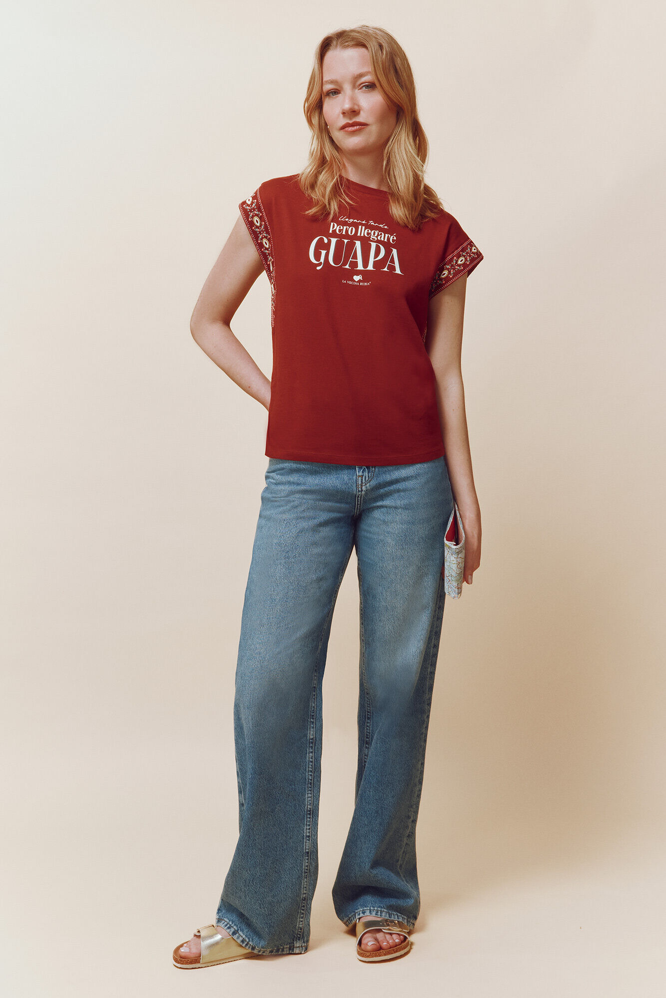 Springfield Playera "Llegar&eacute; tarde, pero llegar&eacute; guapa" rojo
