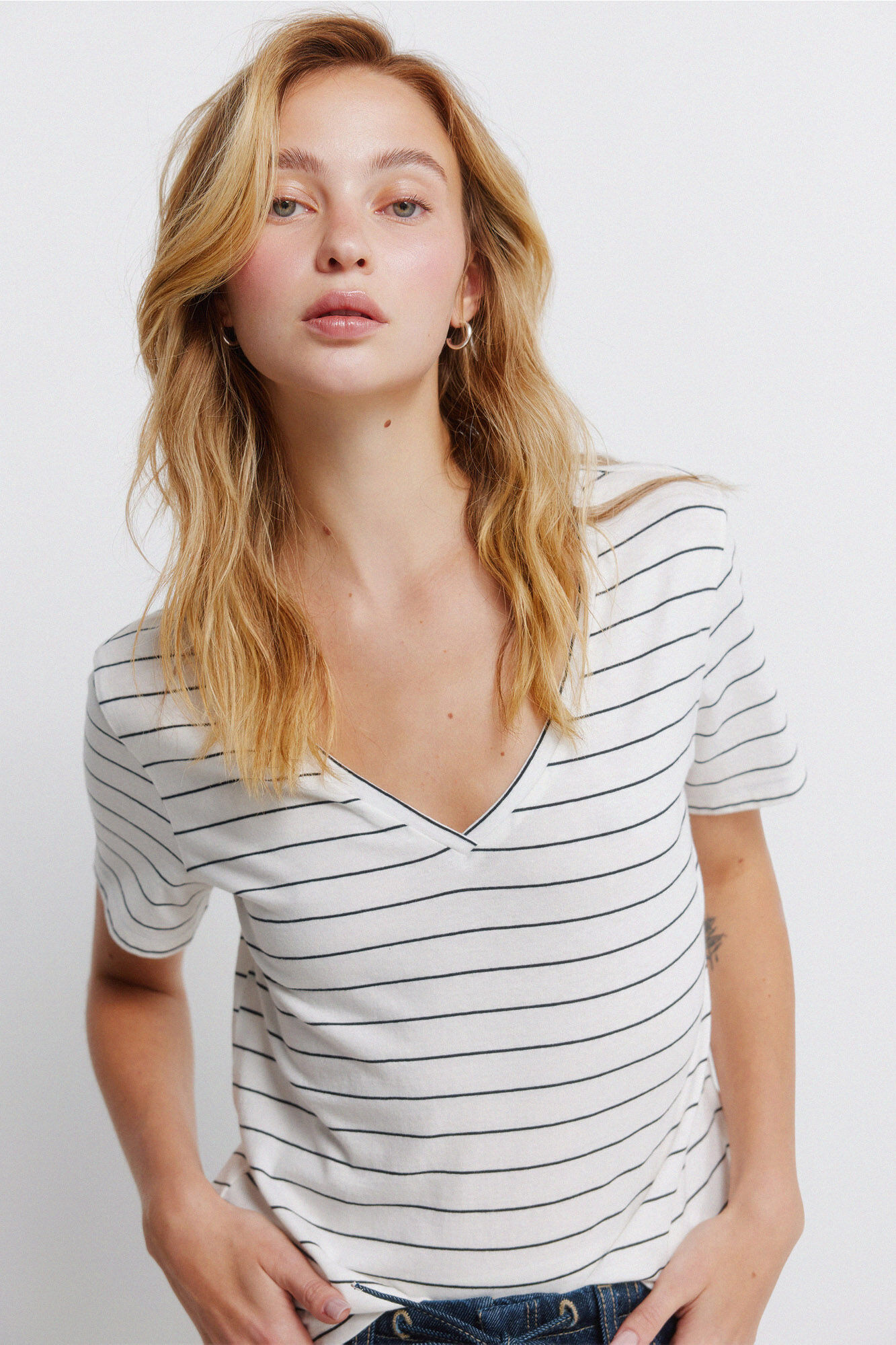 Springfield Playera b&aacute;sica cuello en pico de algod&oacute;n