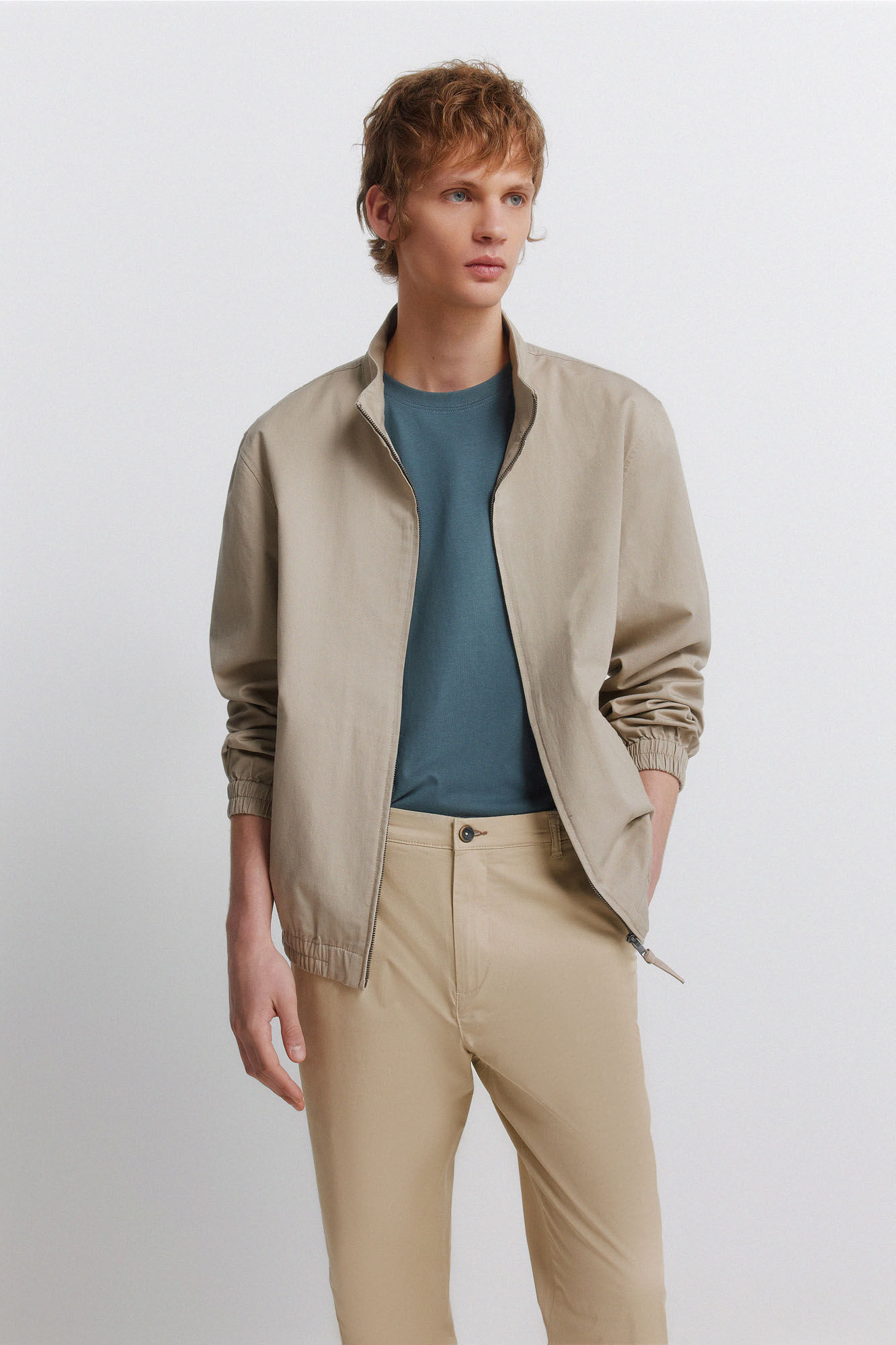 Springfield Pantal&oacute;n chino ligero c&oacute;modo slim fit beige