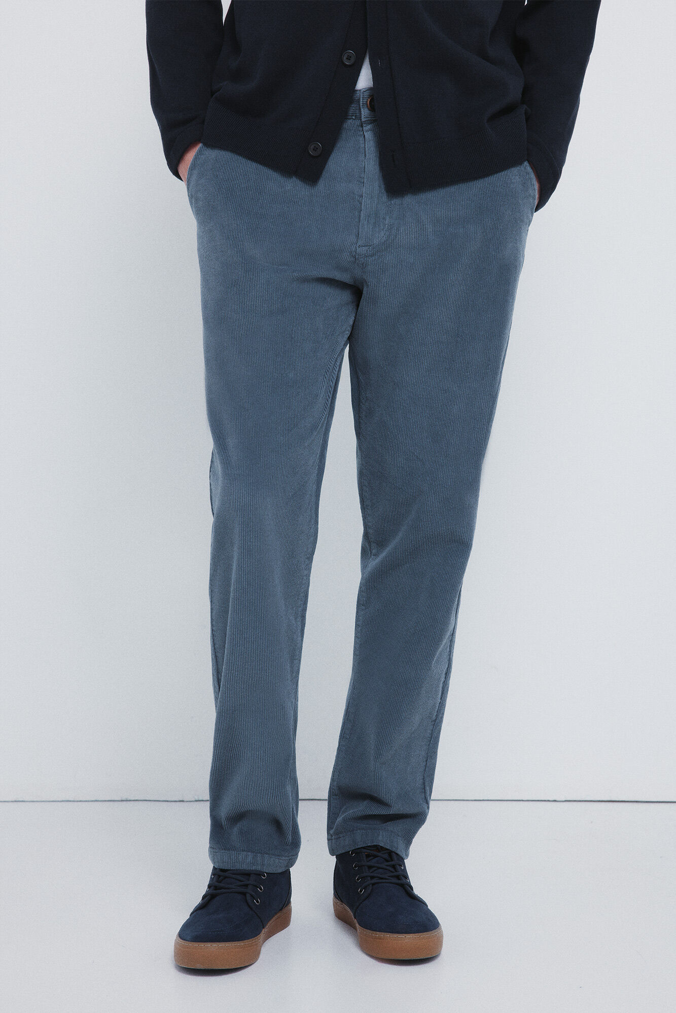 Springfield Pana chinos de pana lavada, c&oacute;modos y de corte entallado