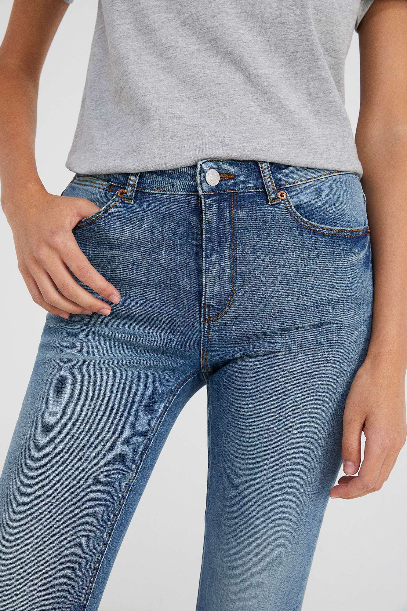Springfield Damen Kick Flare Jeans – Mittlere Leibhöhe, Knöchellang, Vielseitiger Allrounder