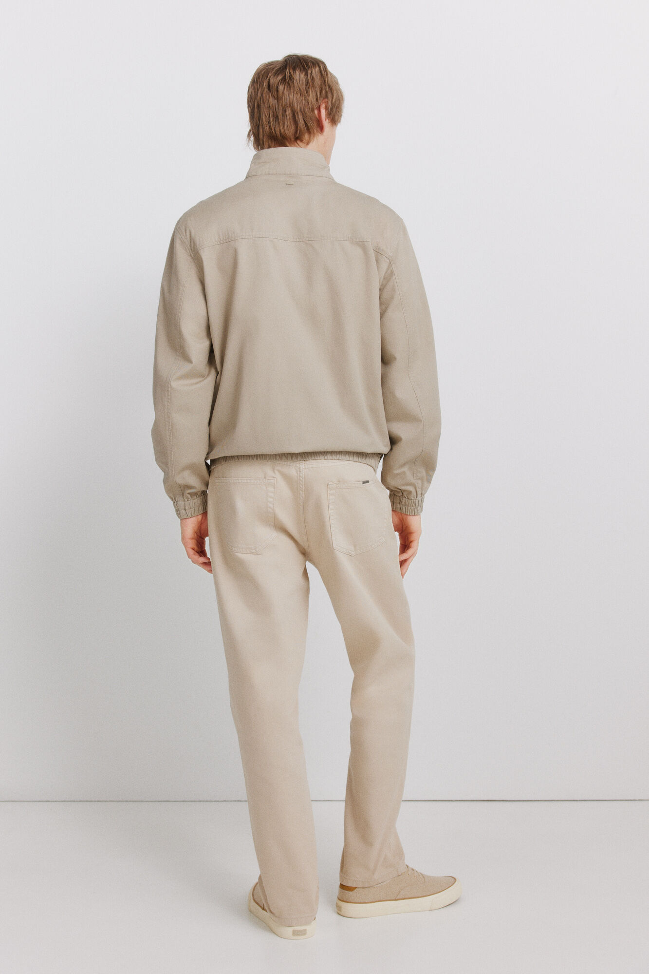 Springfield Pantal&oacute;n 5 bolsillos lavado straight fit caf&eacute;