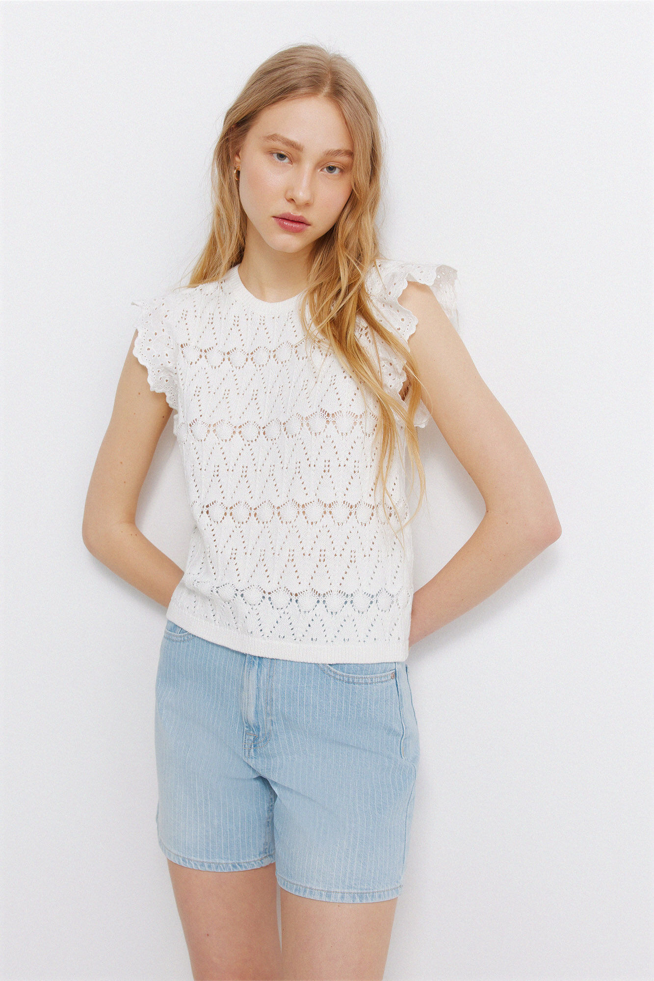 Springfield Top de punto calado con volantes marfil