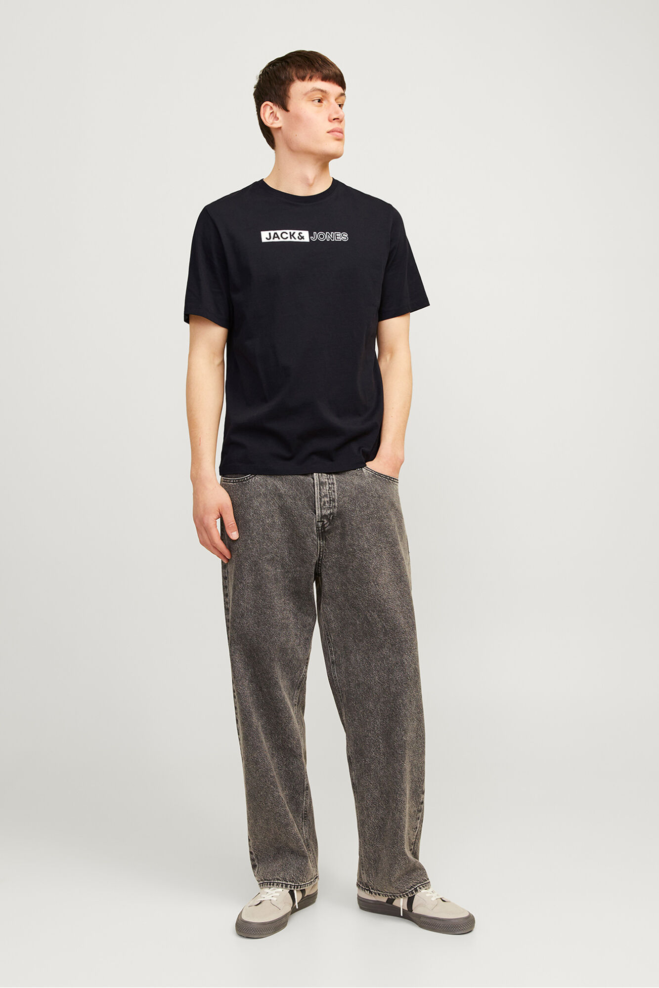 Jack & Jones Playera est&aacute;ndar fit gris