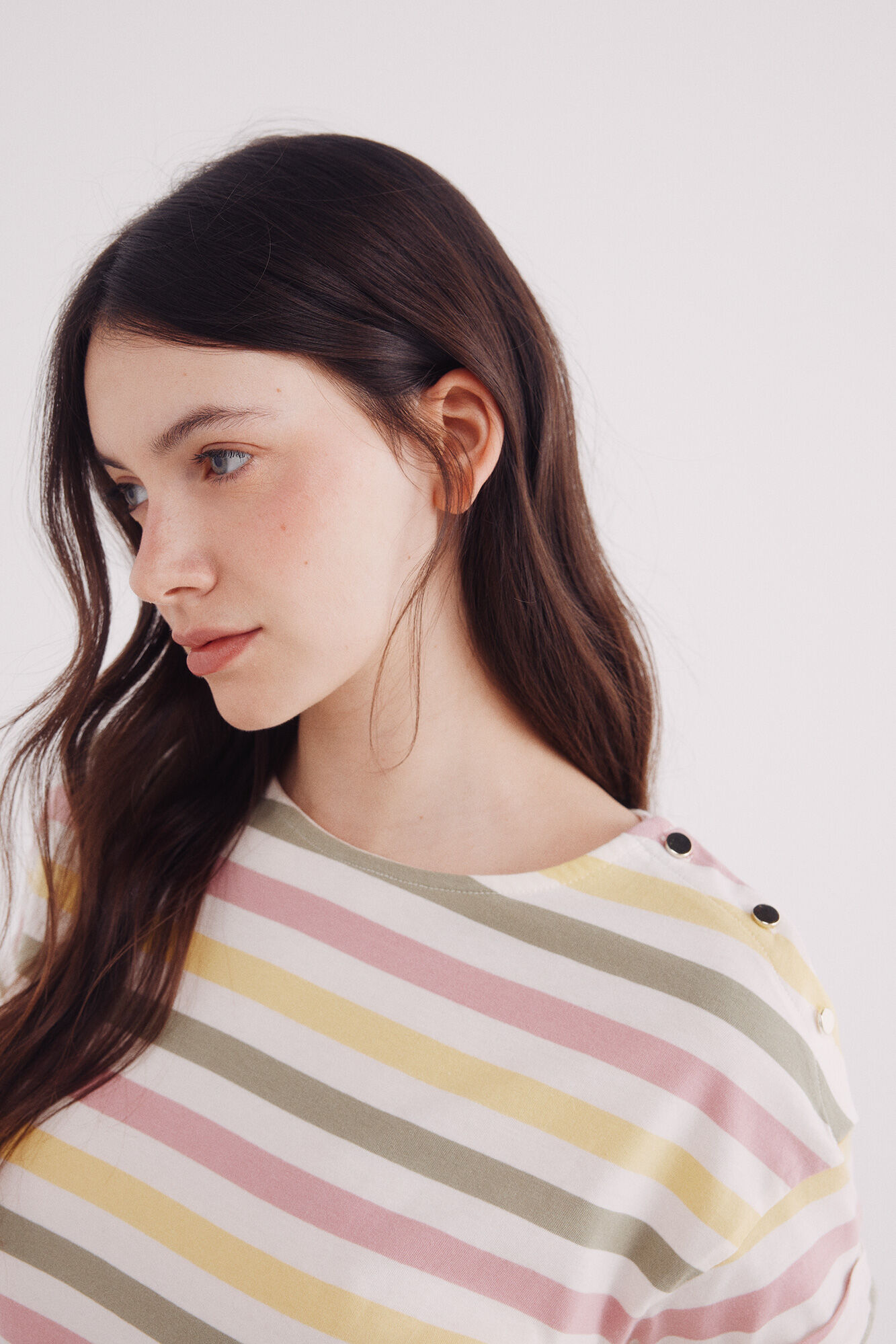 Springfield Playera rayas botones hombro beige