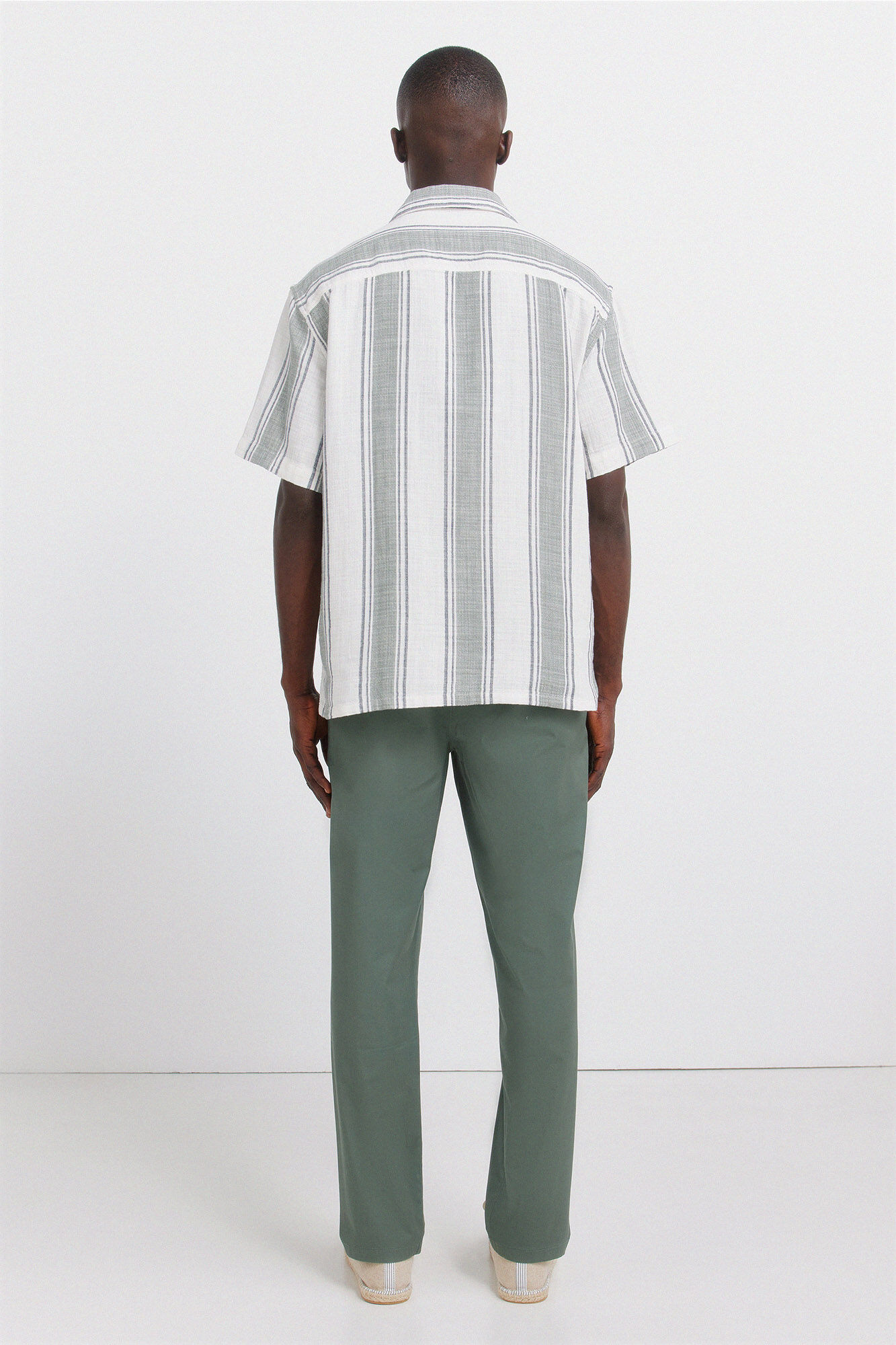 Springfield Pantal&oacute;n chino ligero c&oacute;modo slim fit caza oscuro