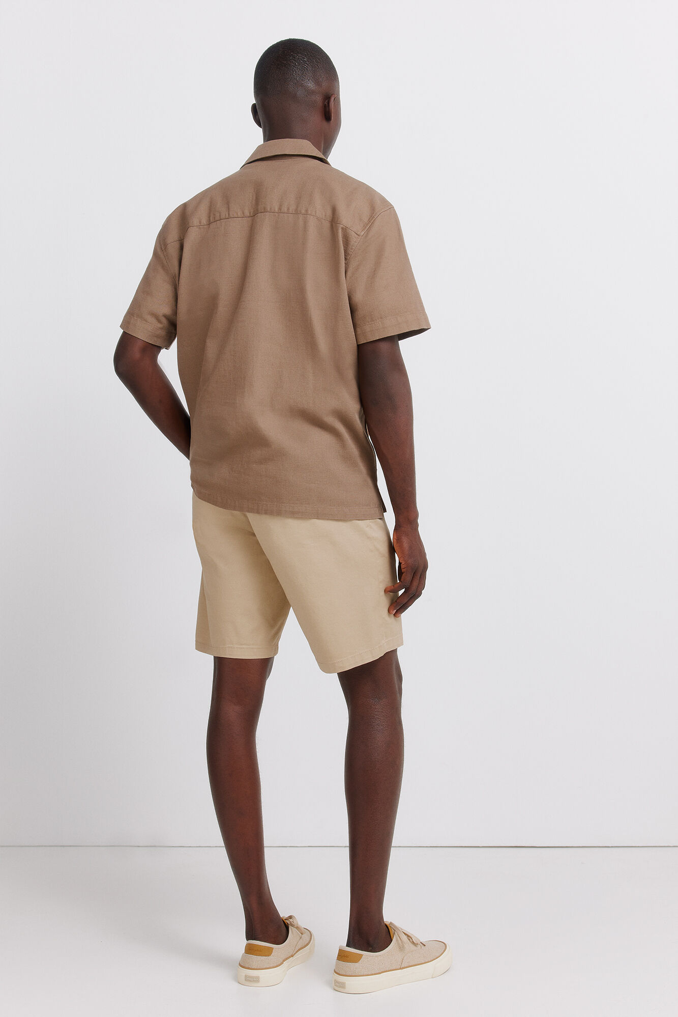 Springfield Bermudas lisas de corte c&oacute;modo beige