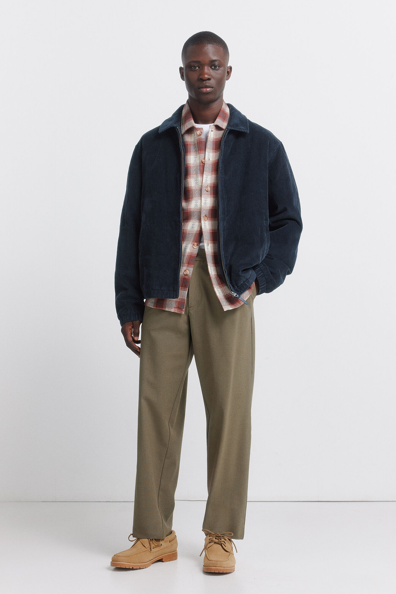 Springfield Pantal&oacute;n c&oacute;modo plisado de corte relajado