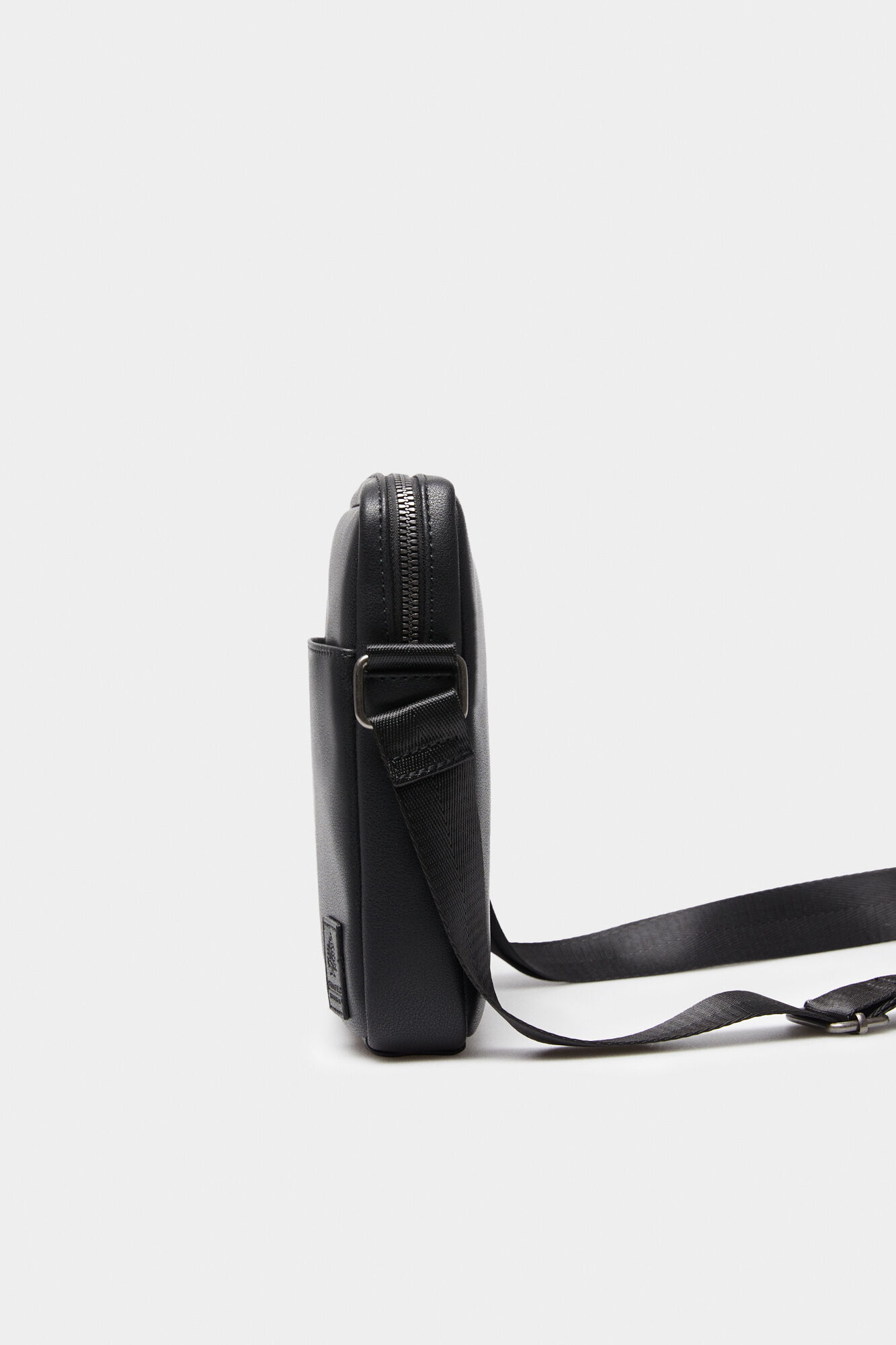 Springfield Bolso mediano cruzado efecto piel negro