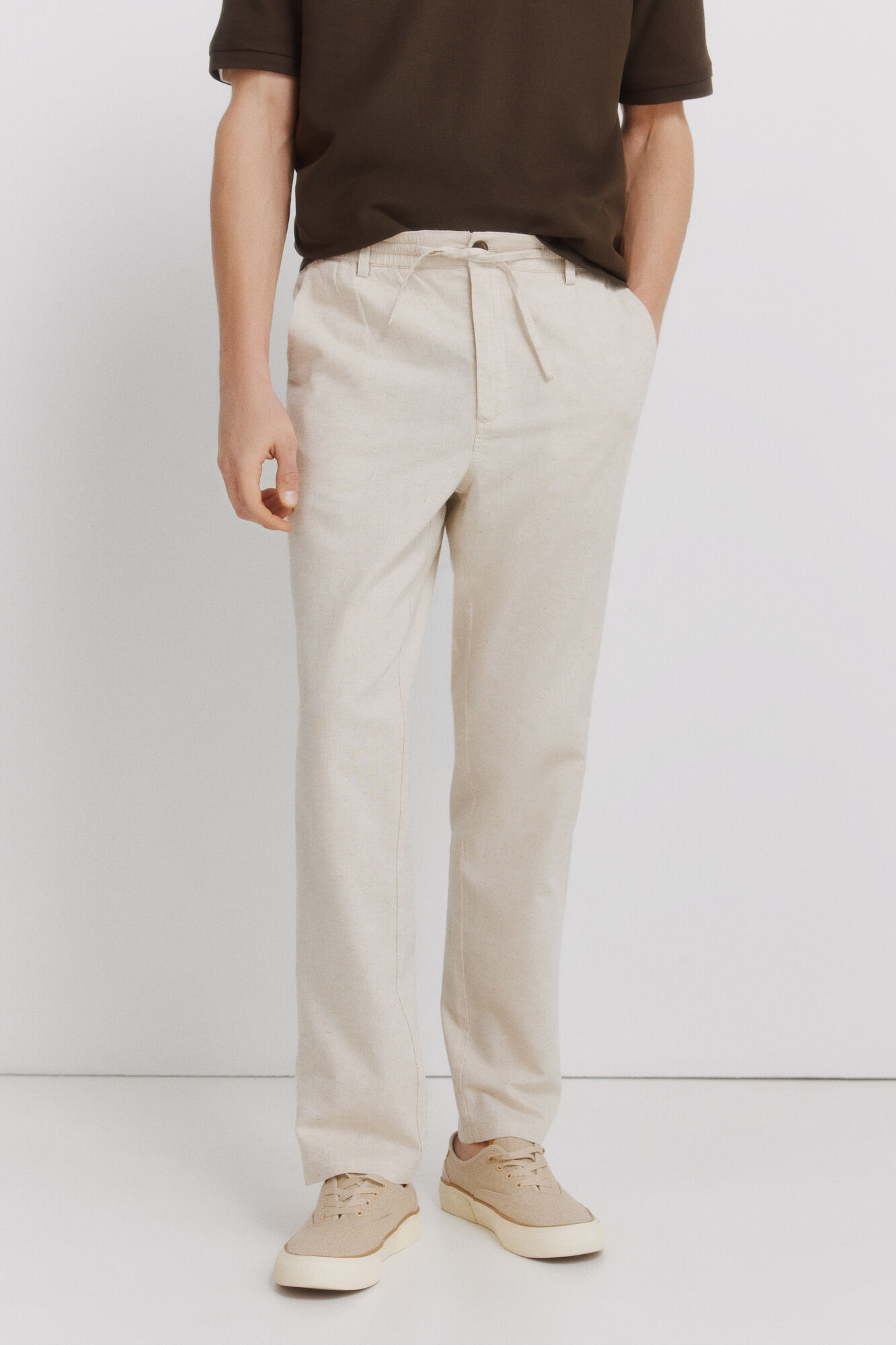 Springfield Pantal&oacute;n chino comfort fit de lino blanco