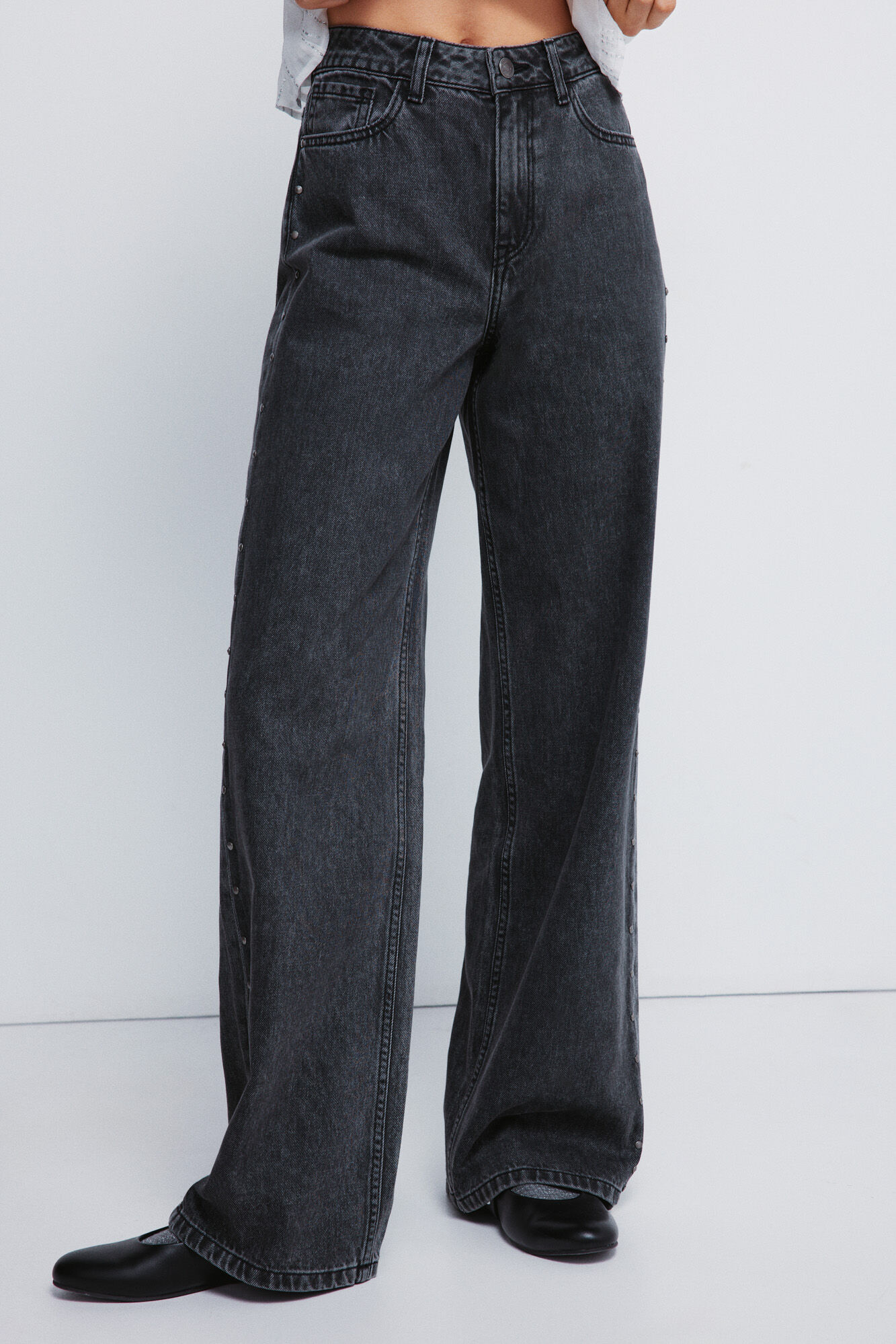 Springfield Jeans con tachuelas anchas  negro