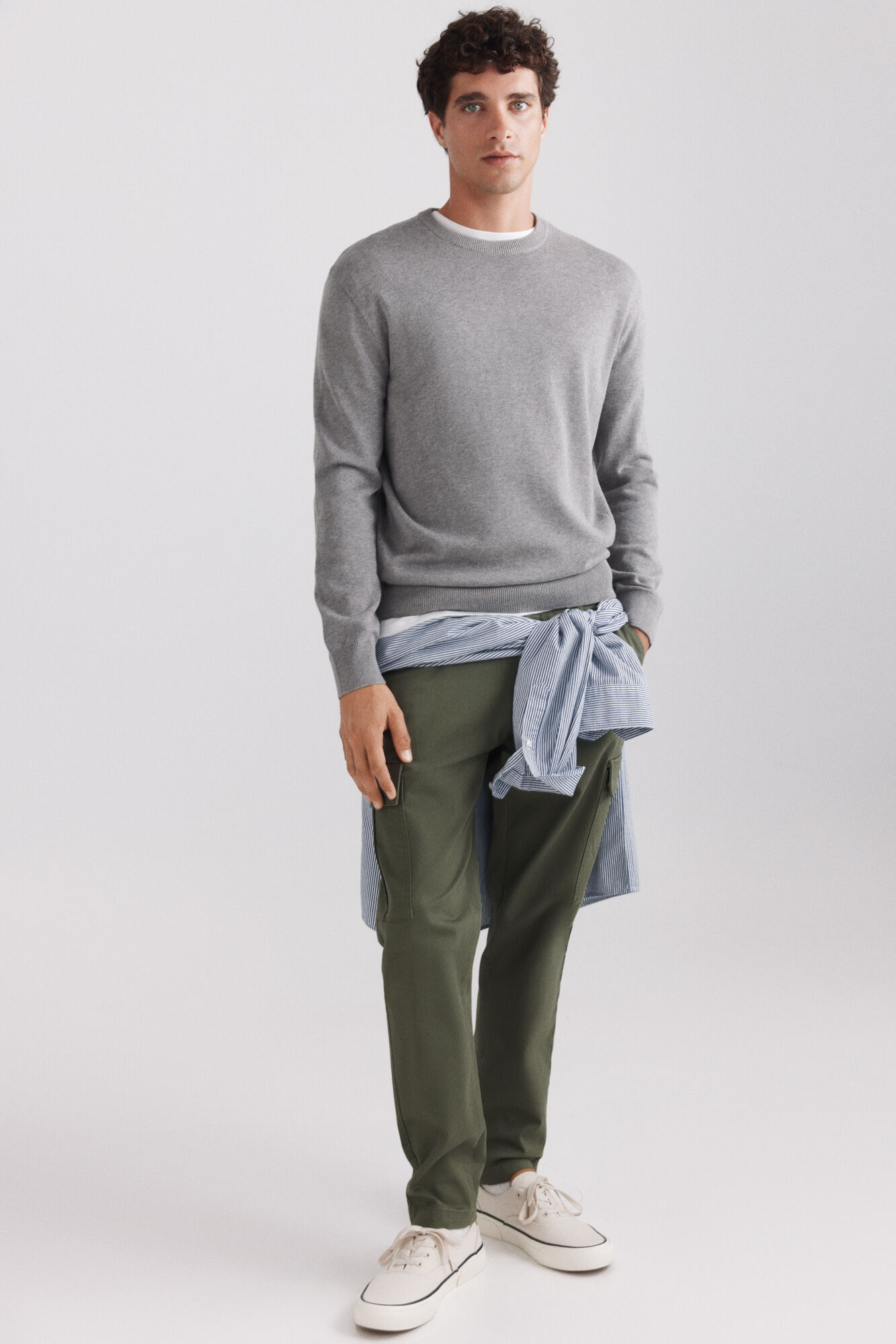Springfield Su&eacute;ter b&aacute;sico cuello redondo gris