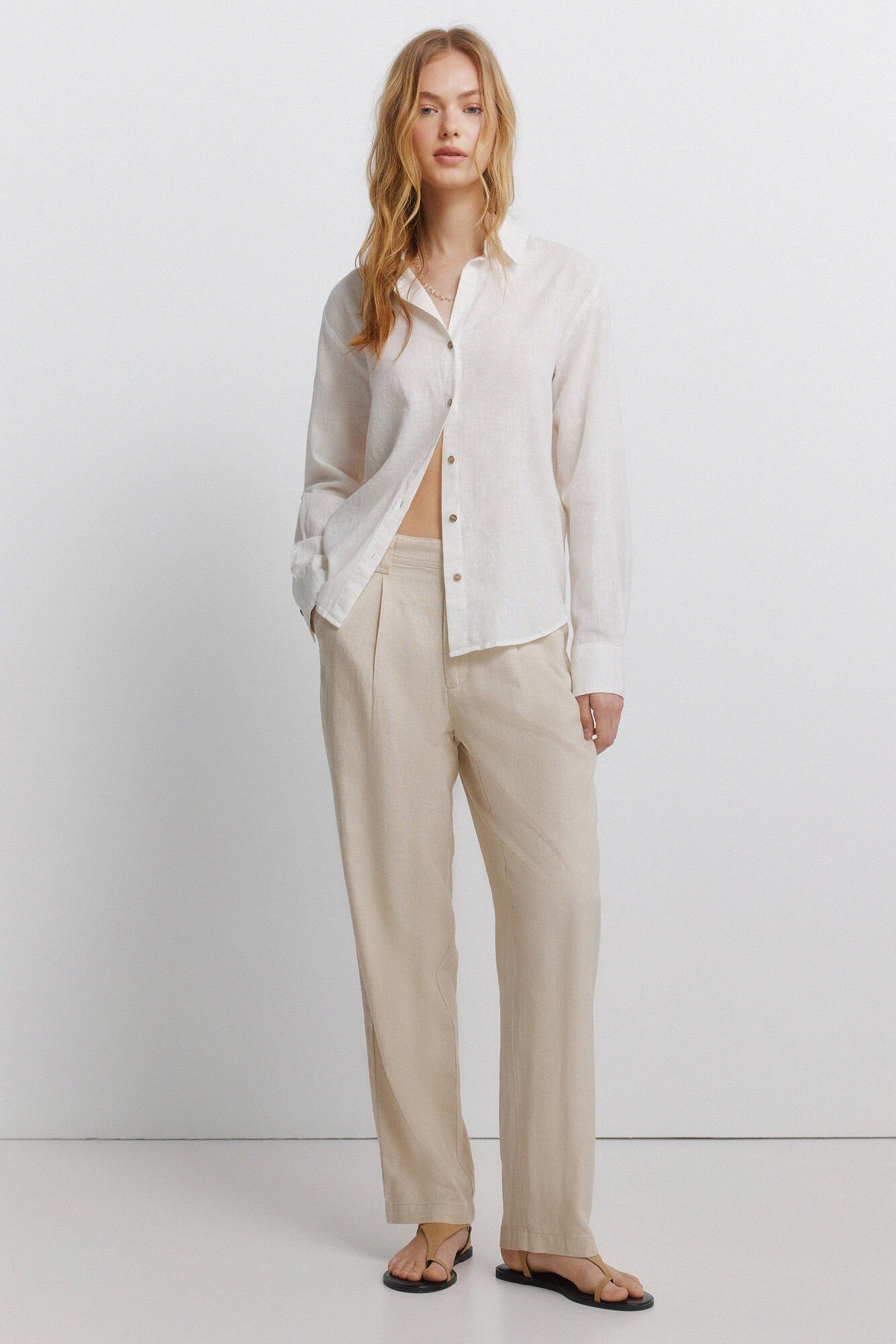 Springfield Camisa escote pico de lino beige