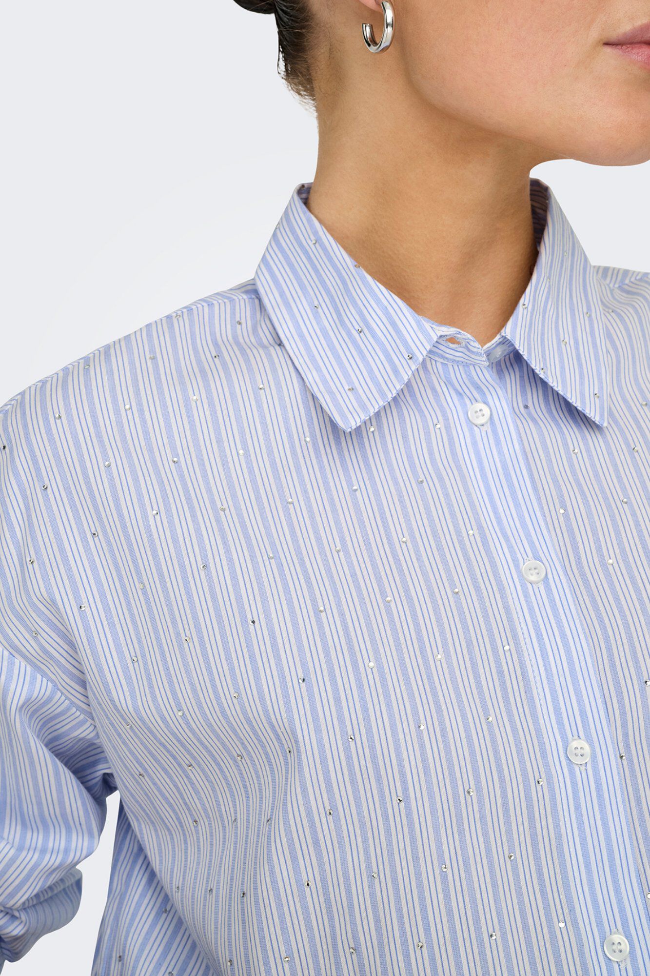 Only Camisa de rayas con pedrer&iacute;a natural