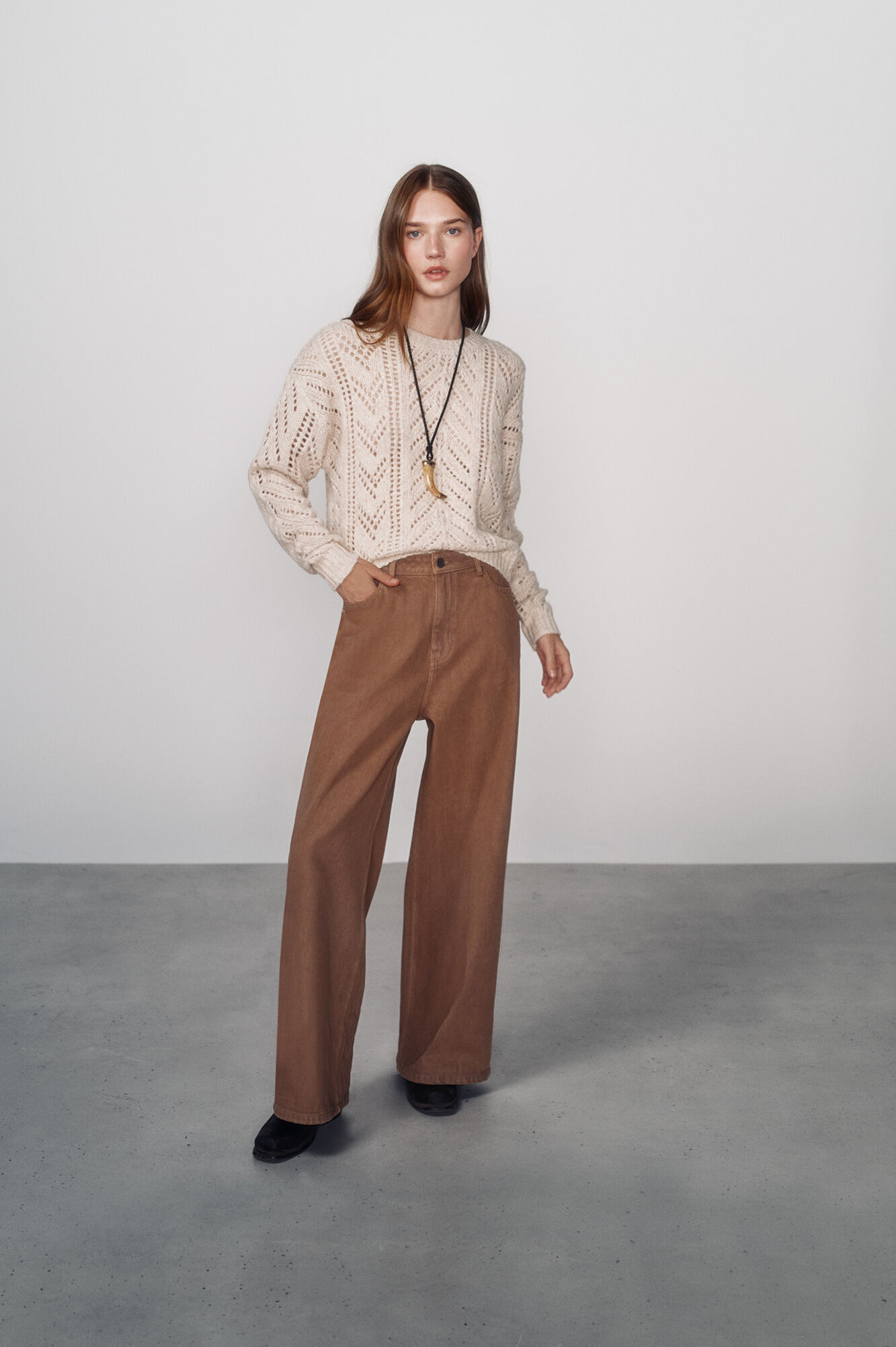 High Spirits Su&eacute;ter Creama beige