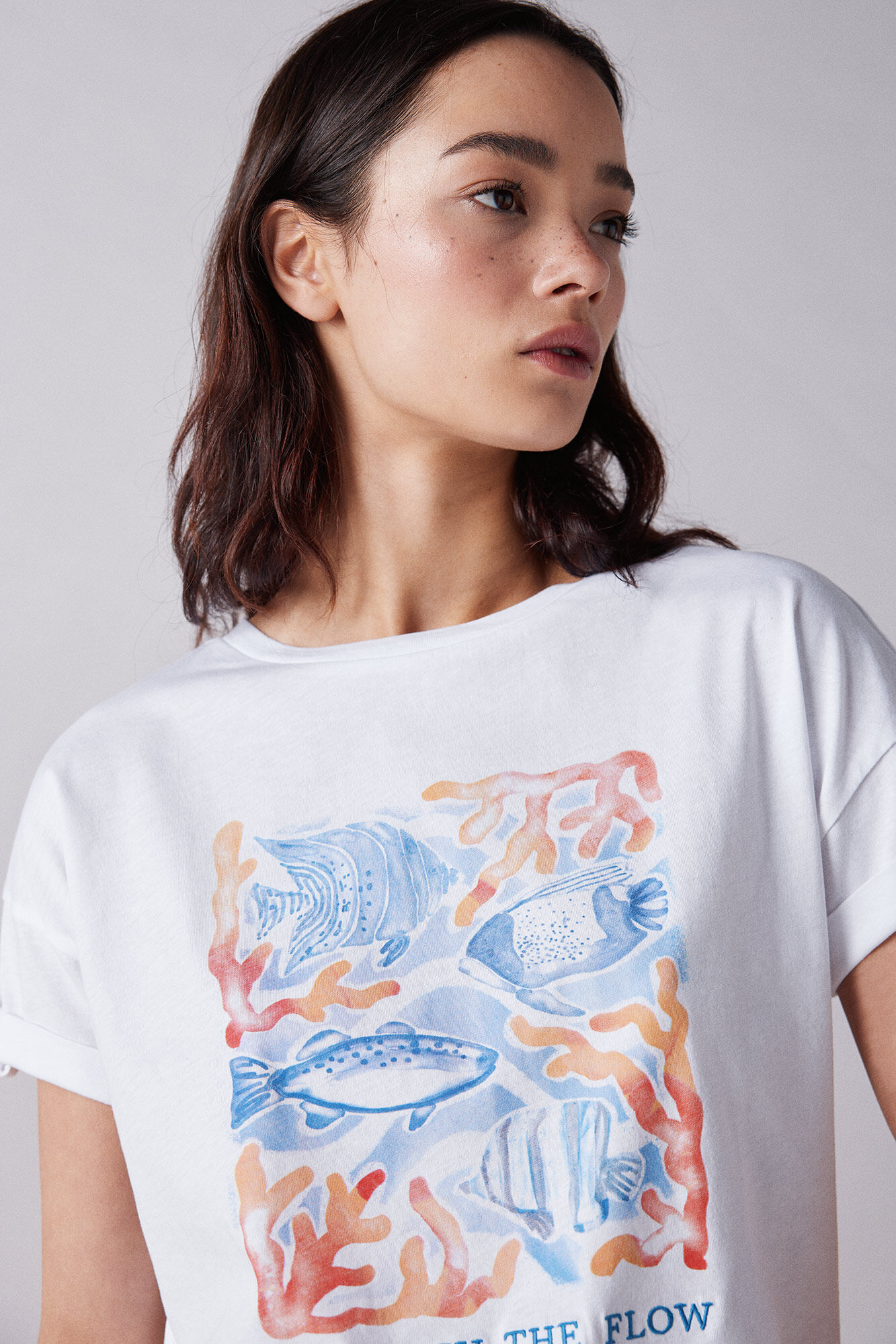 Springfield Playera Gr&aacute;fica Manga Vuelta Bot&oacute;n natural