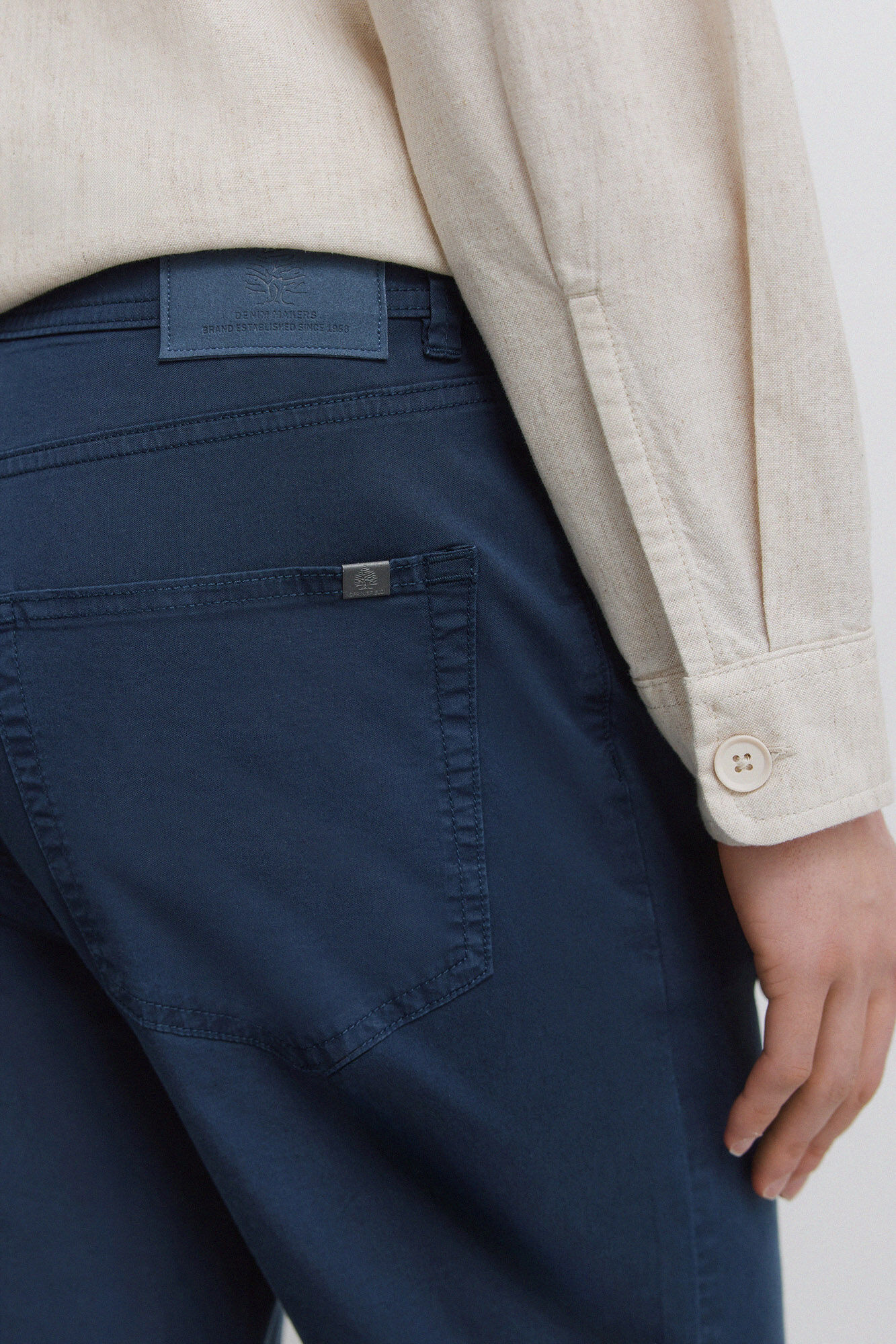 Springfield Pantal&oacute;n slim fit de 5 bolsillos lavado azulado