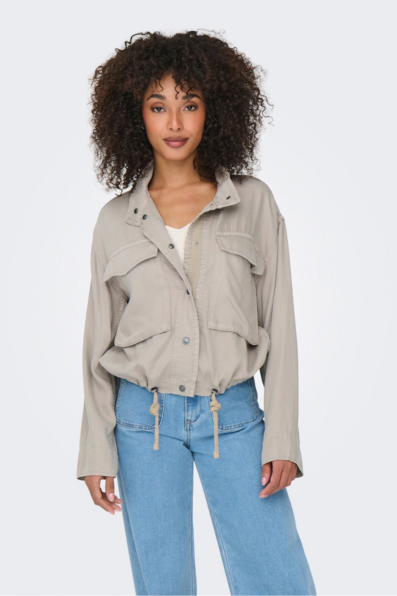 Only Chaqueta cargo crop  caf&eacute;