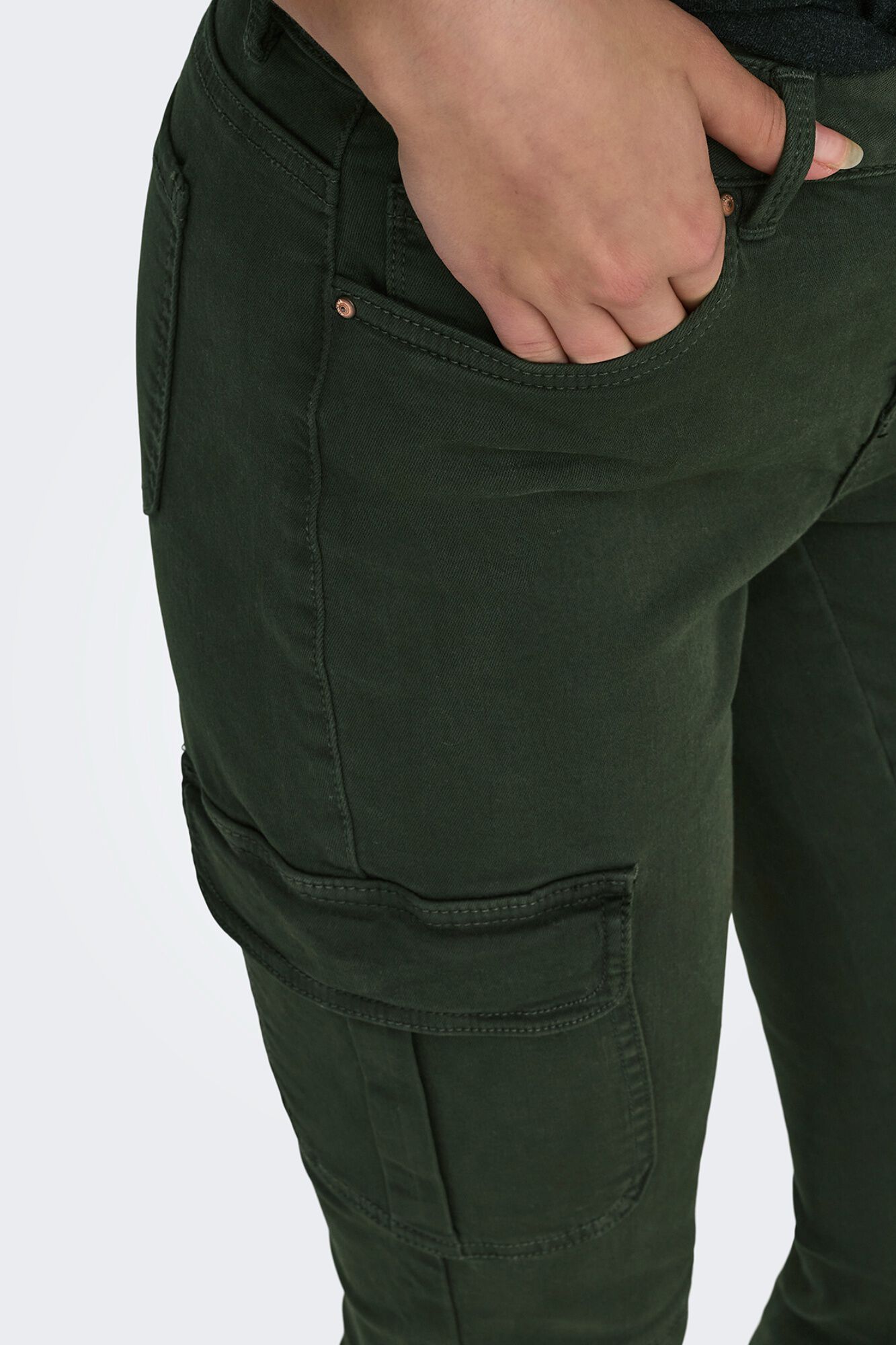 Only Pantal&oacute;n cargo slim fit verde