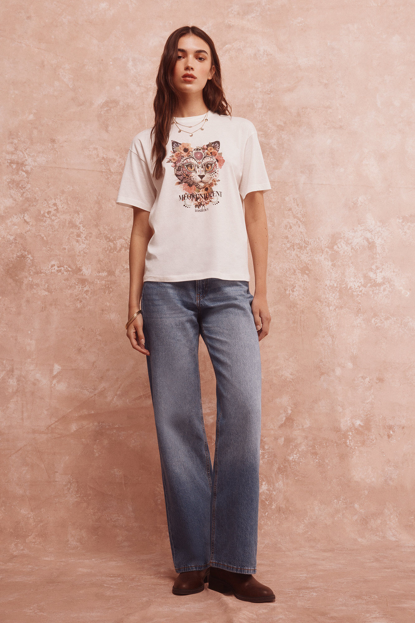 Springfield Playera "Meowgnifient" blanco