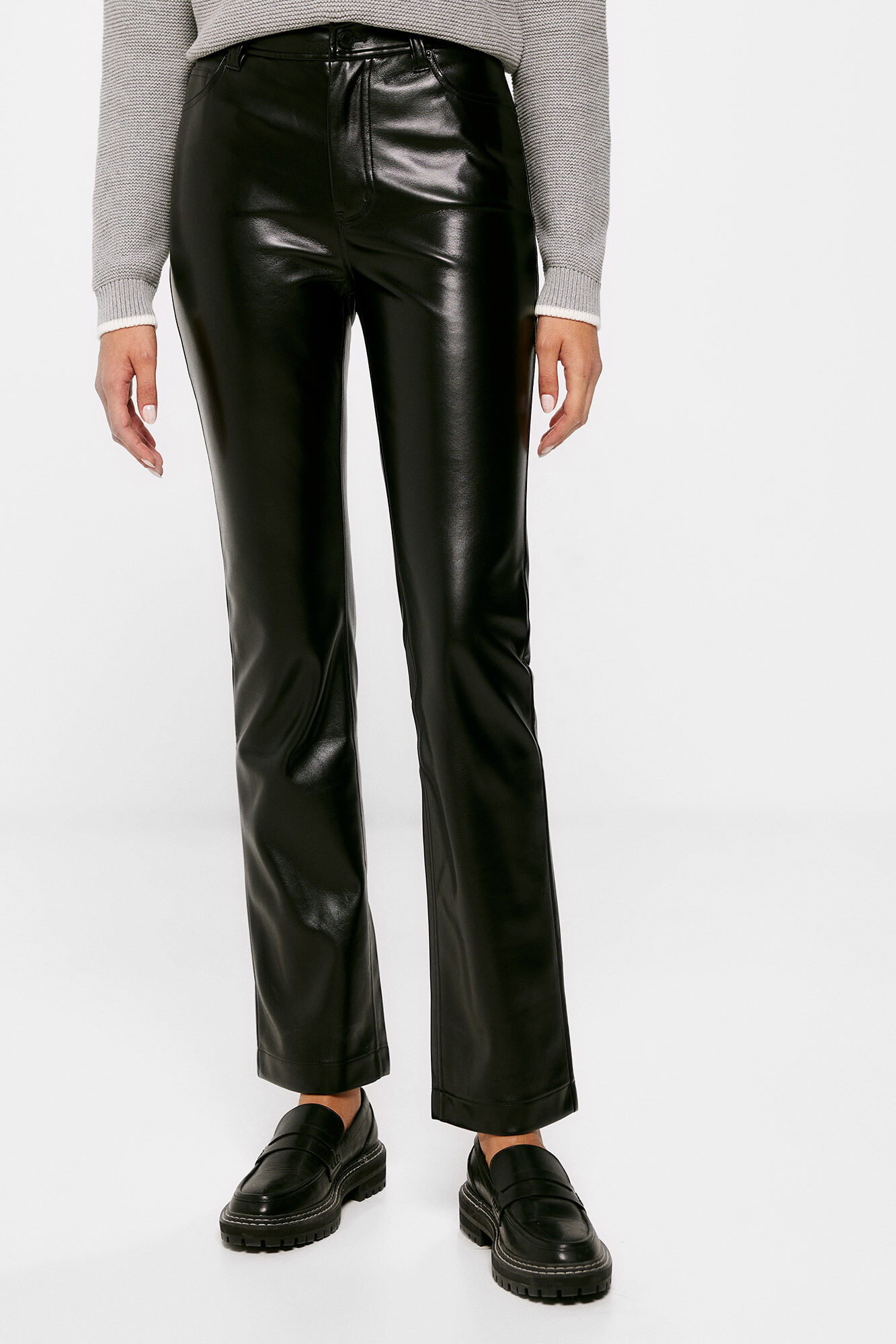 Pantalon efecto piel negro deals