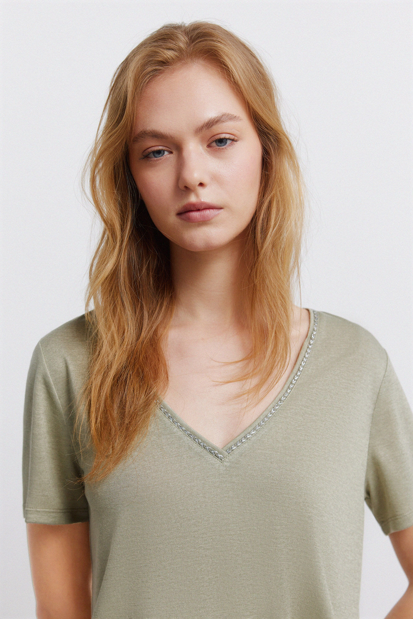 Springfield Playera de manga corta cuello en pico