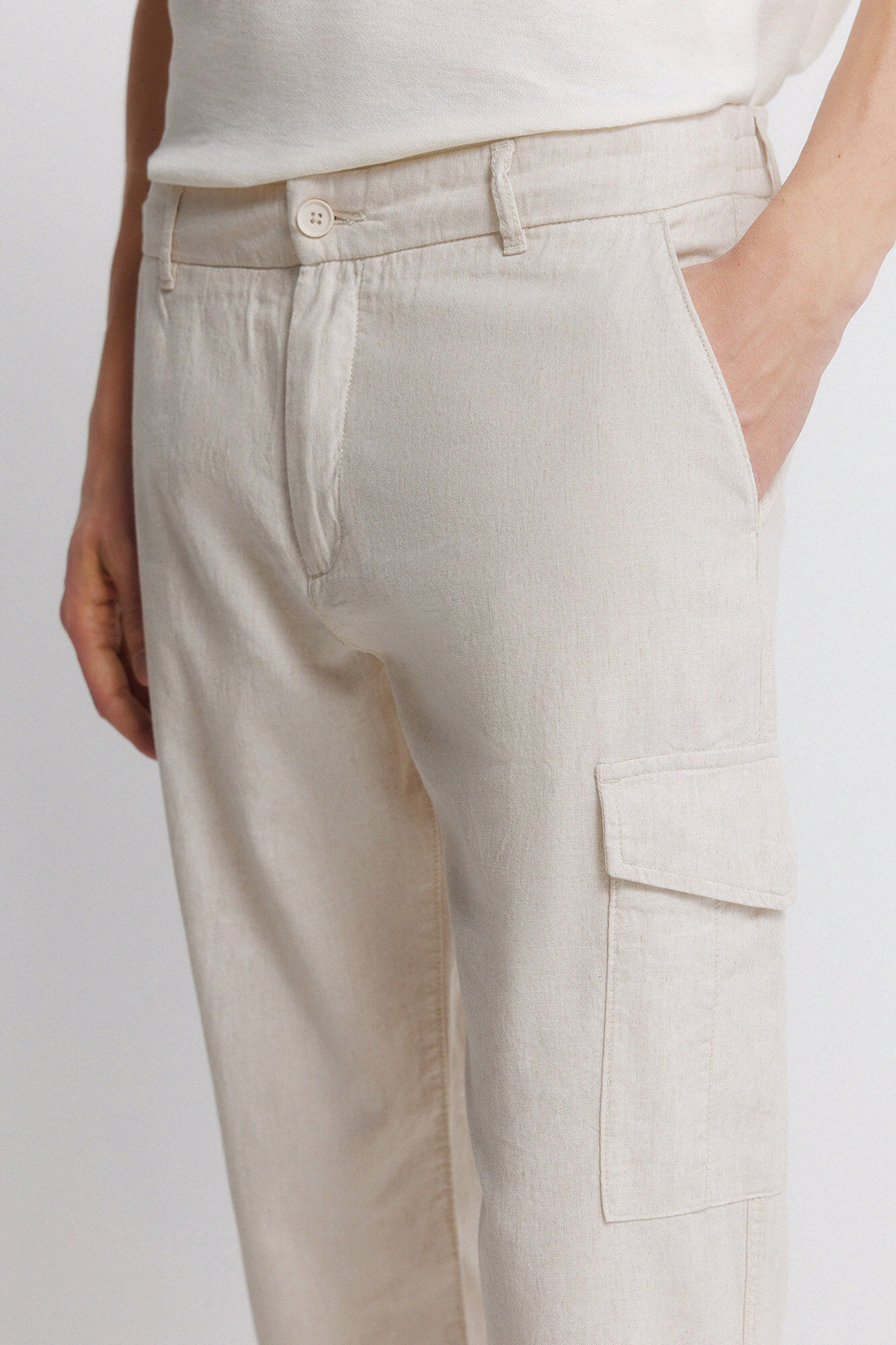 Springfield Pantal&oacute;n cargo slim fit de lino beige