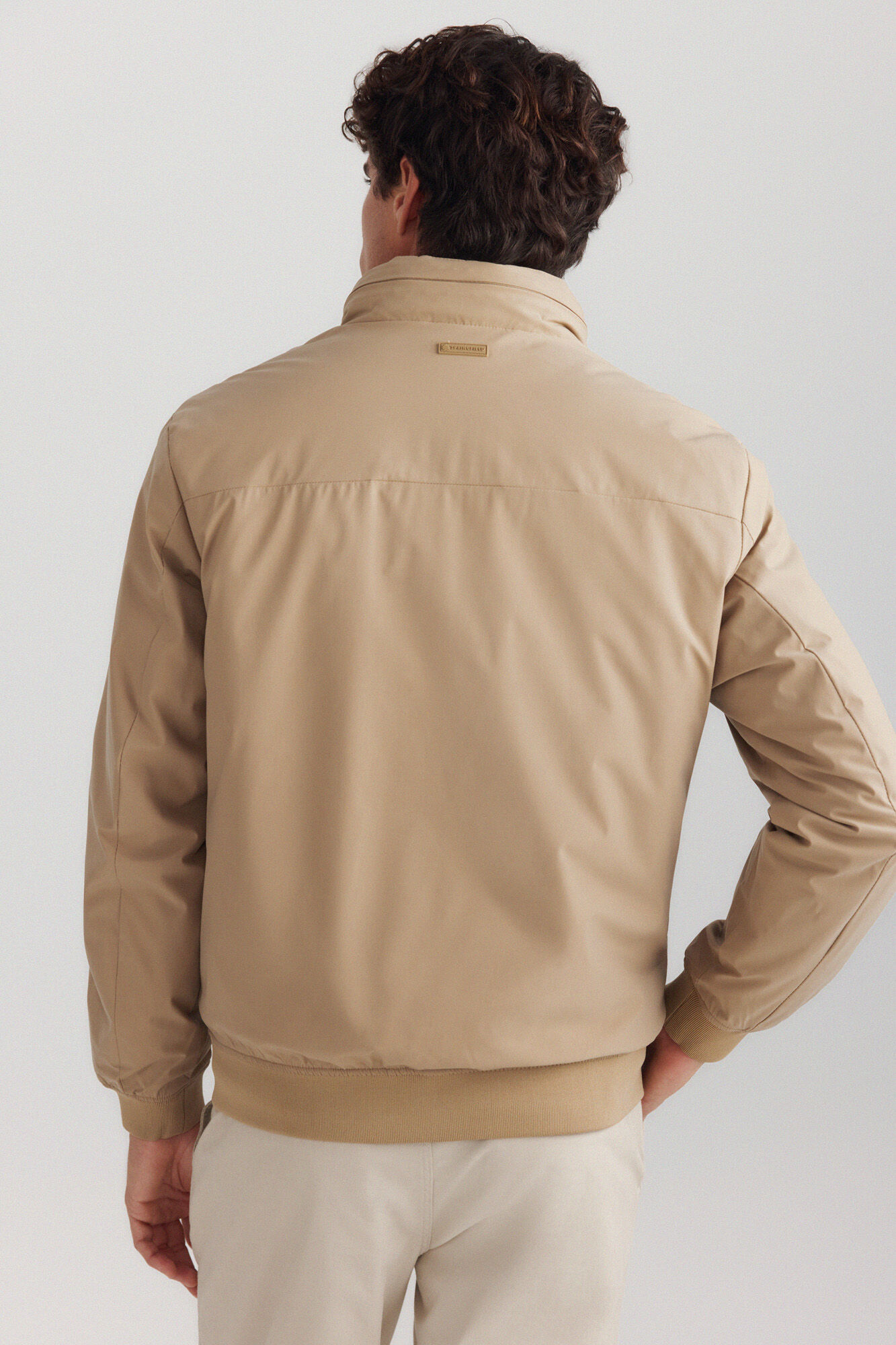 Springfield Chamarra t&eacute;cnica acolchada beige