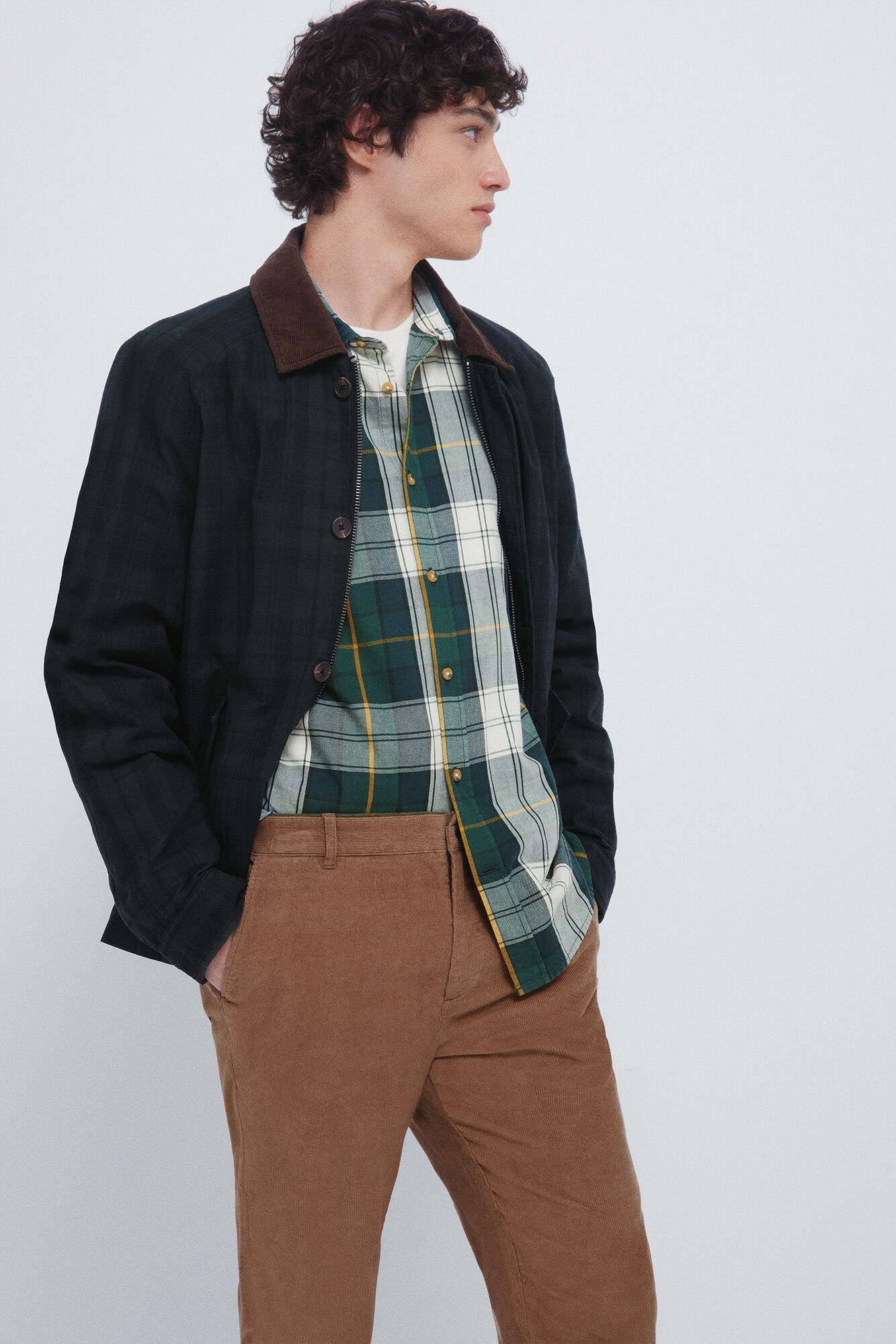 Springfield Pantalones chinos de pana micro de pana entallado beige