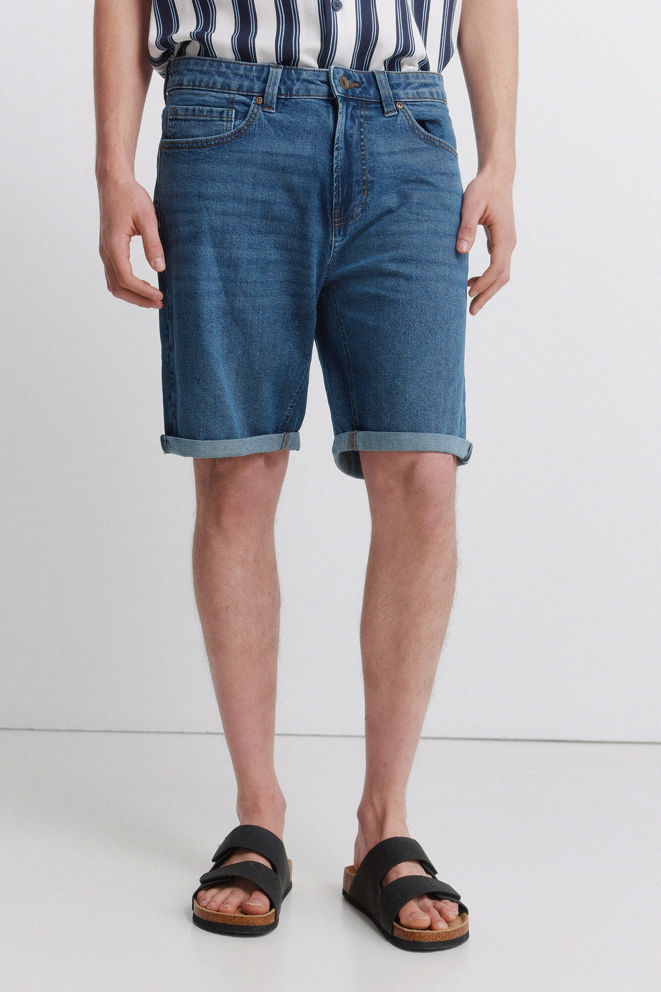 Springfield Bermuda de mezclilla b&aacute;sica slim fit azulado