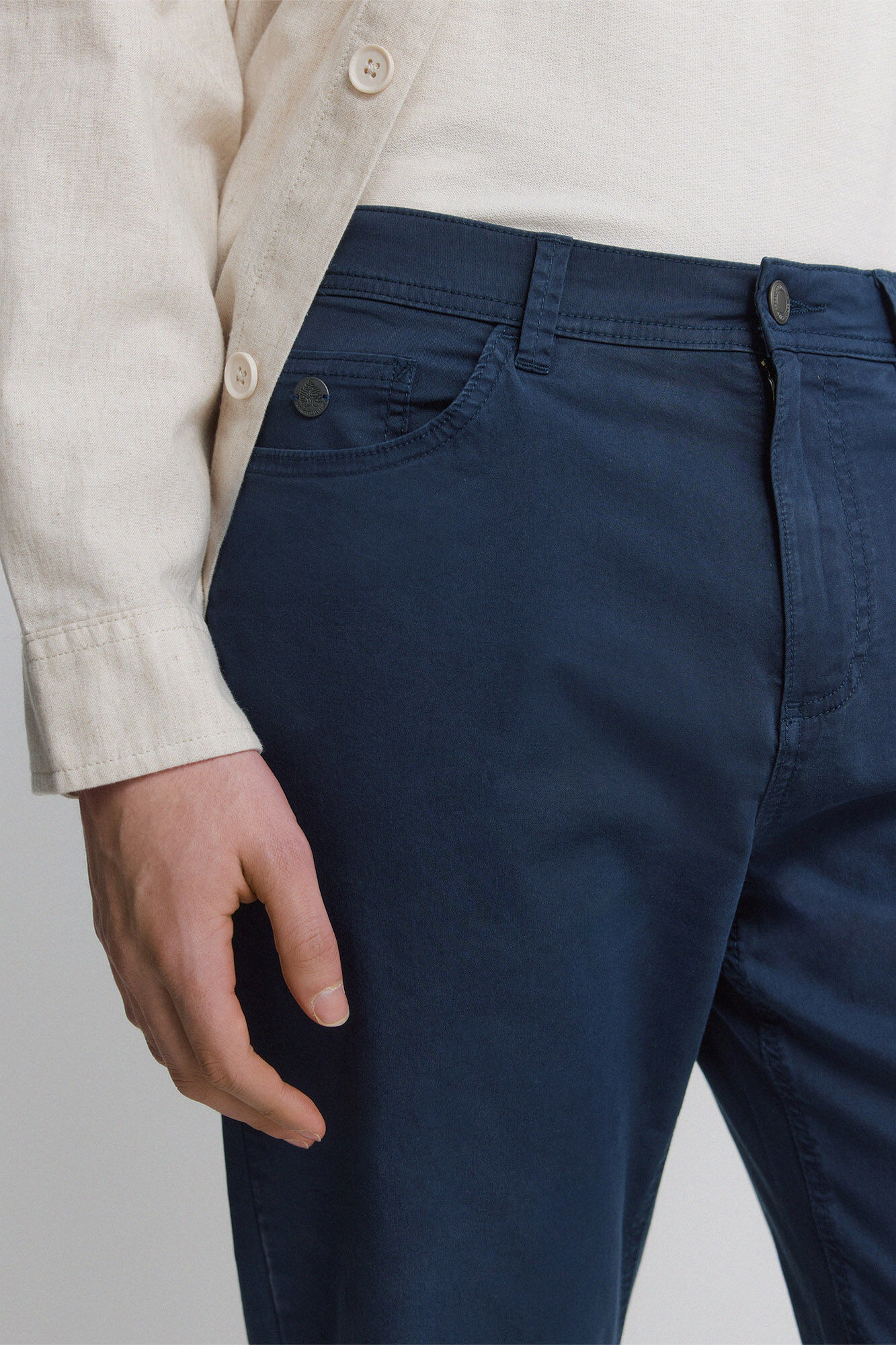 Springfield Pantal&oacute;n slim fit de 5 bolsillos lavado azulado