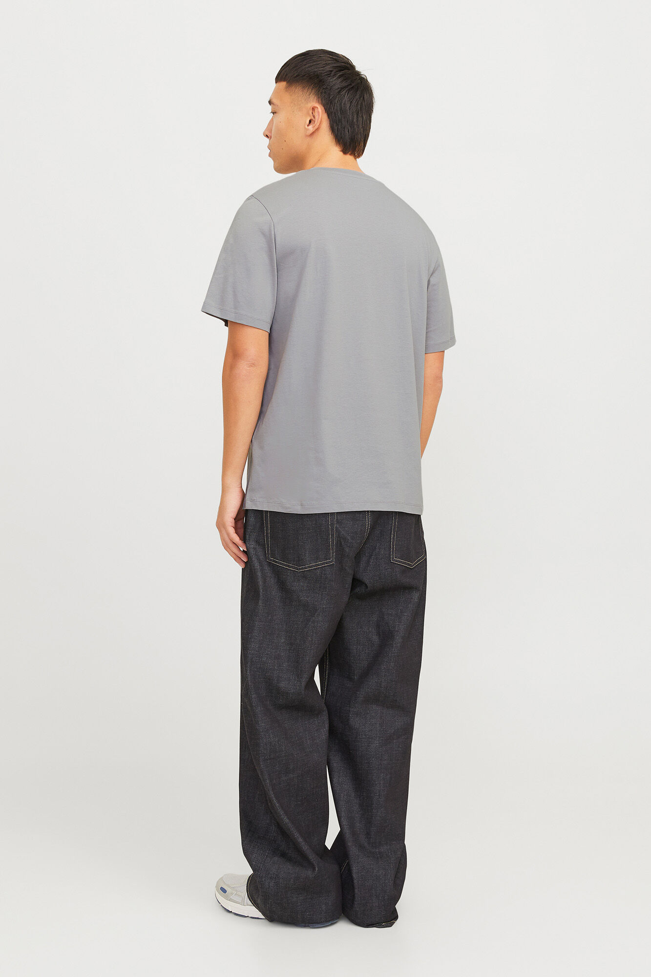 Jack & Jones Playera est&aacute;ndar fit gris