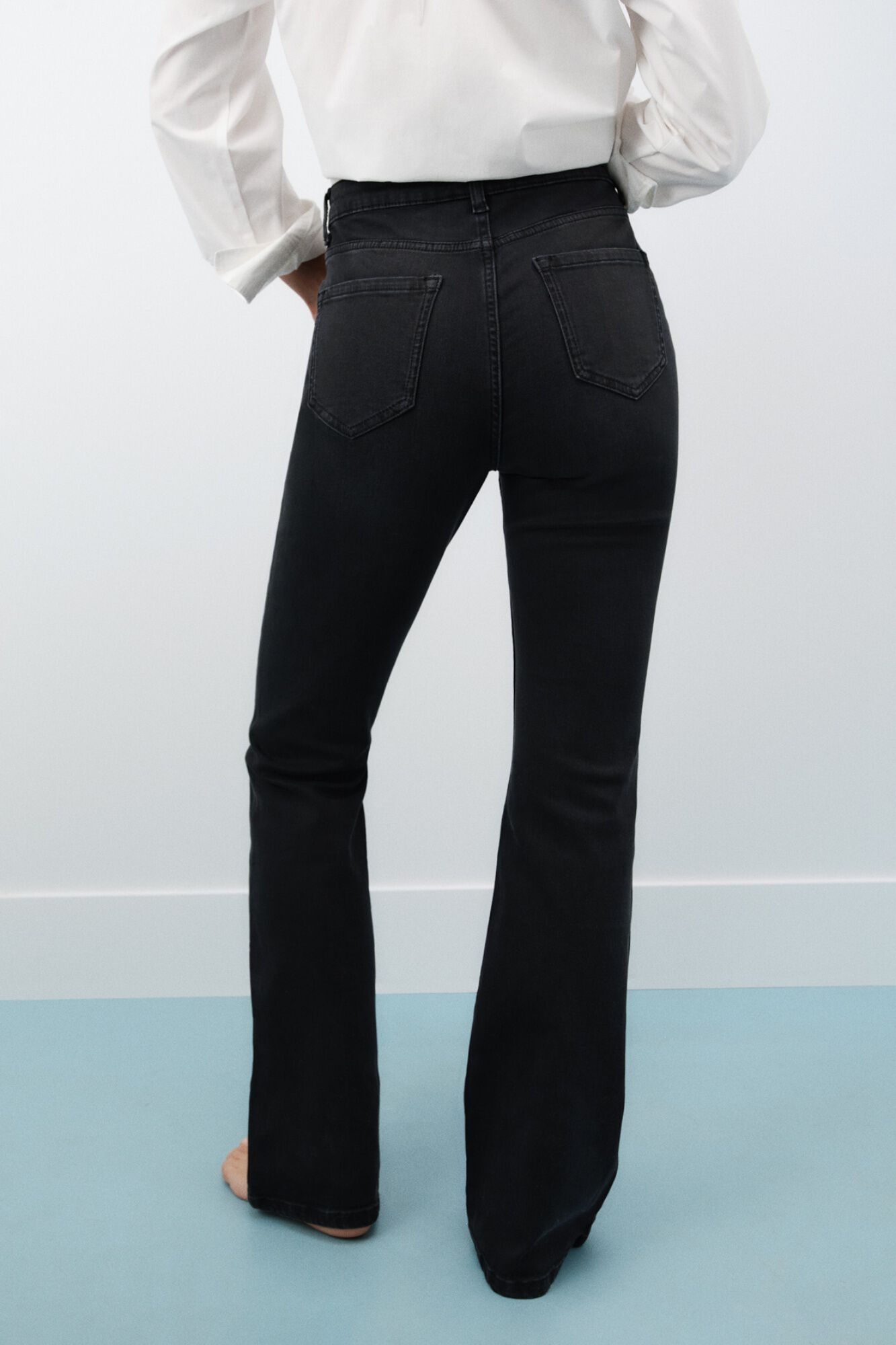 Springfield Jeans bootcut de tiro alto negro