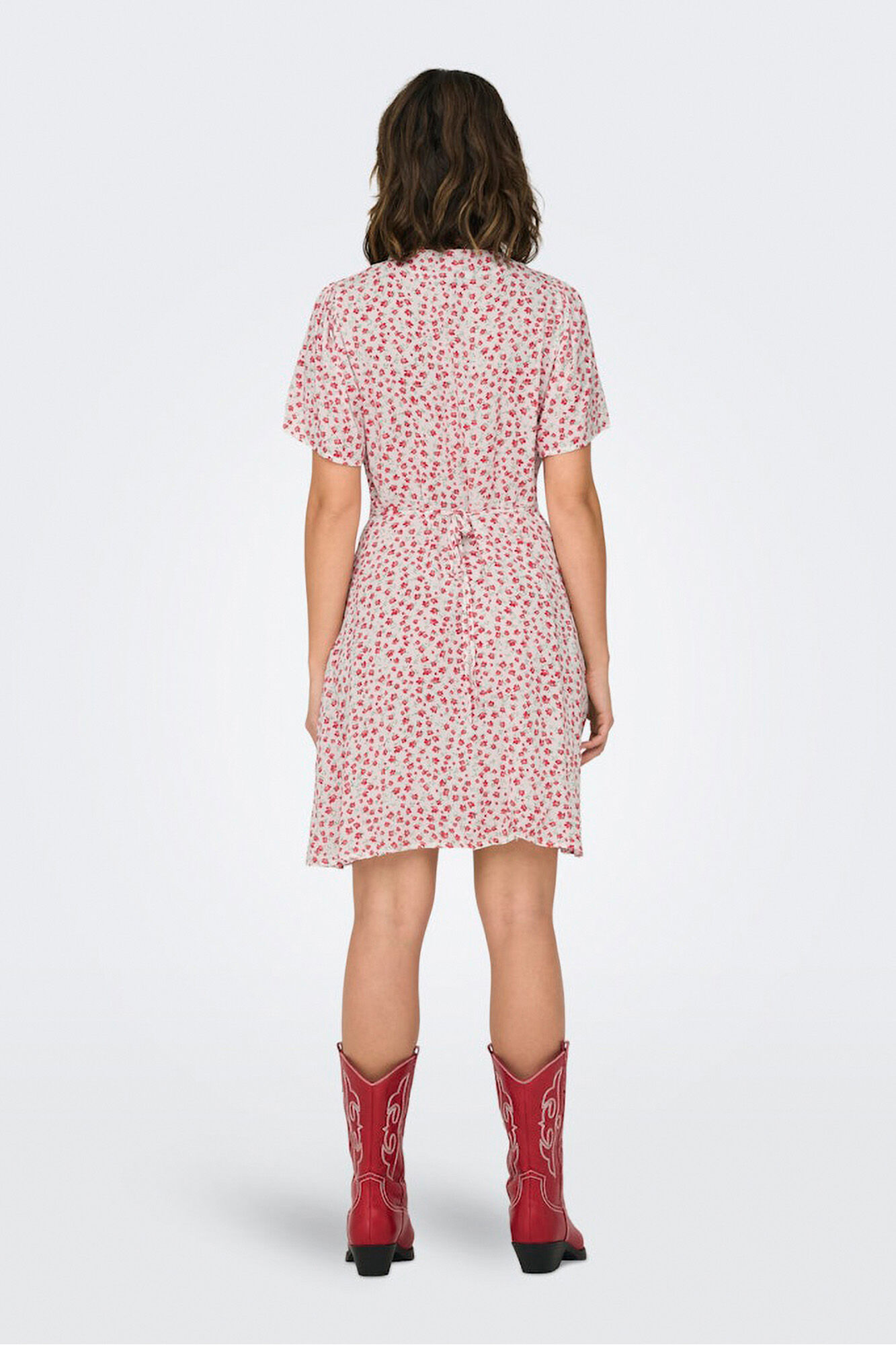 Only Vestido corto manga corta natural