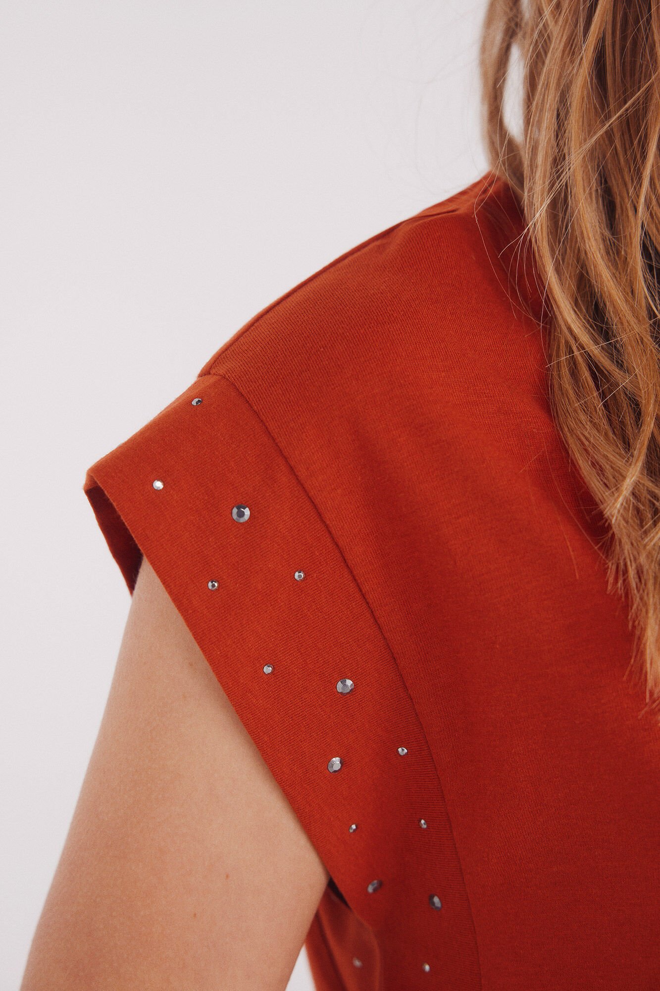 Springfield Playera mangas tachuelas cristal