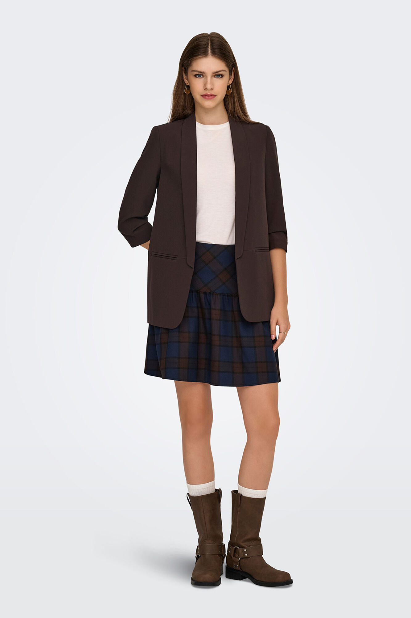 Only Blazer abierta manga remangada caf&eacute;