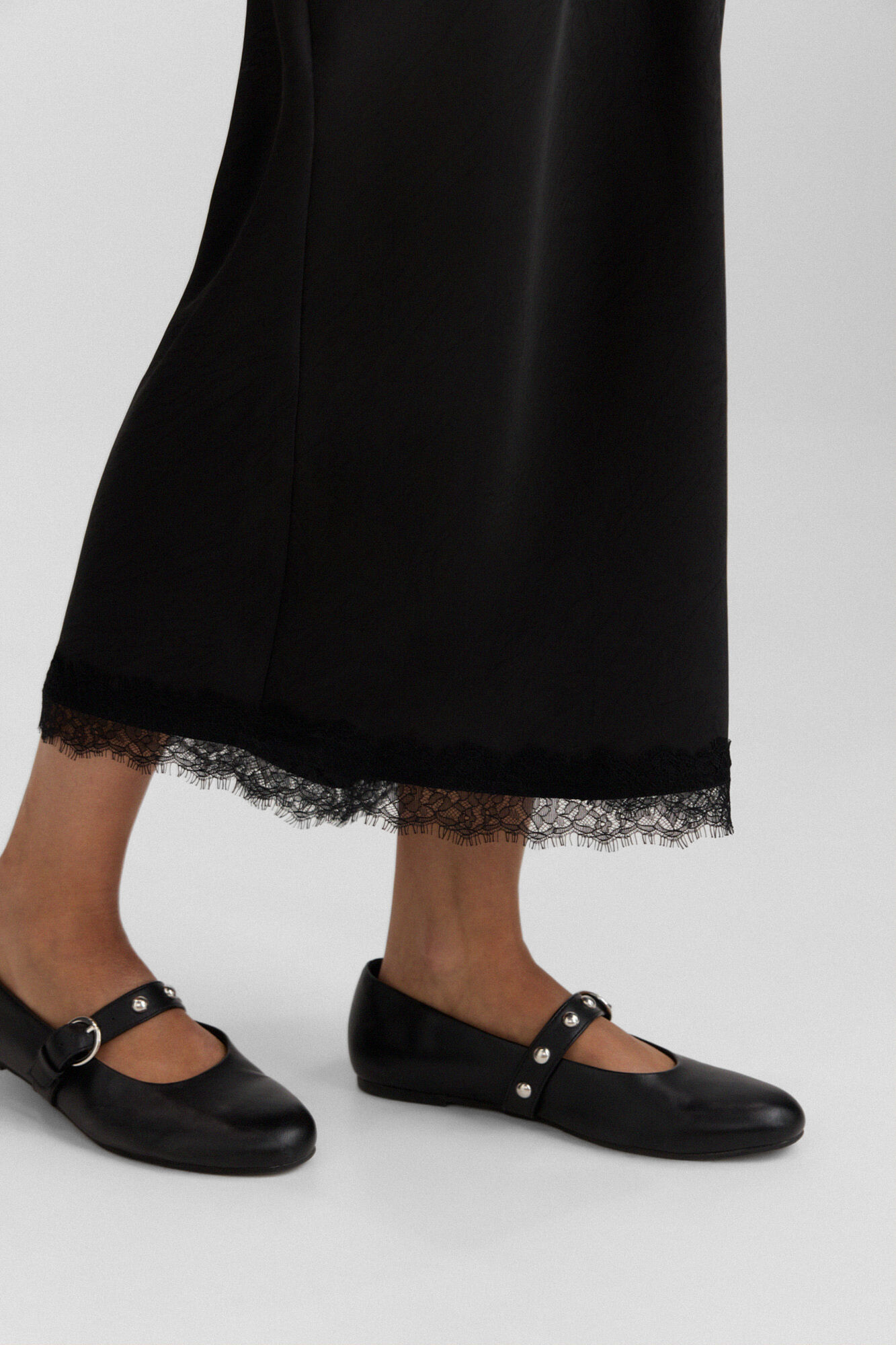 Springfield Falda midi satinada de encaje negro