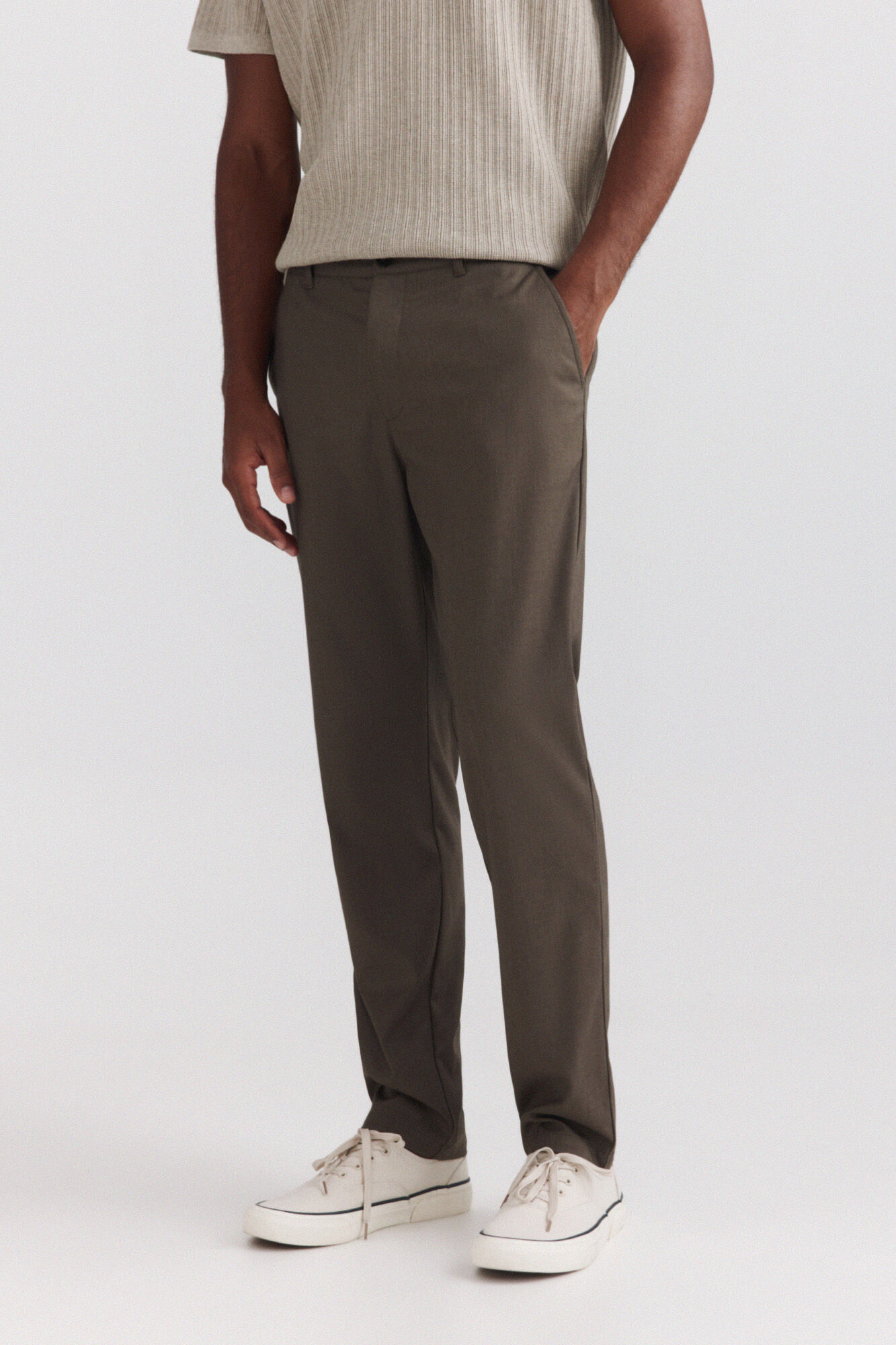 Springfield Pantal&oacute;n slim fit c&oacute;modo caf&eacute;