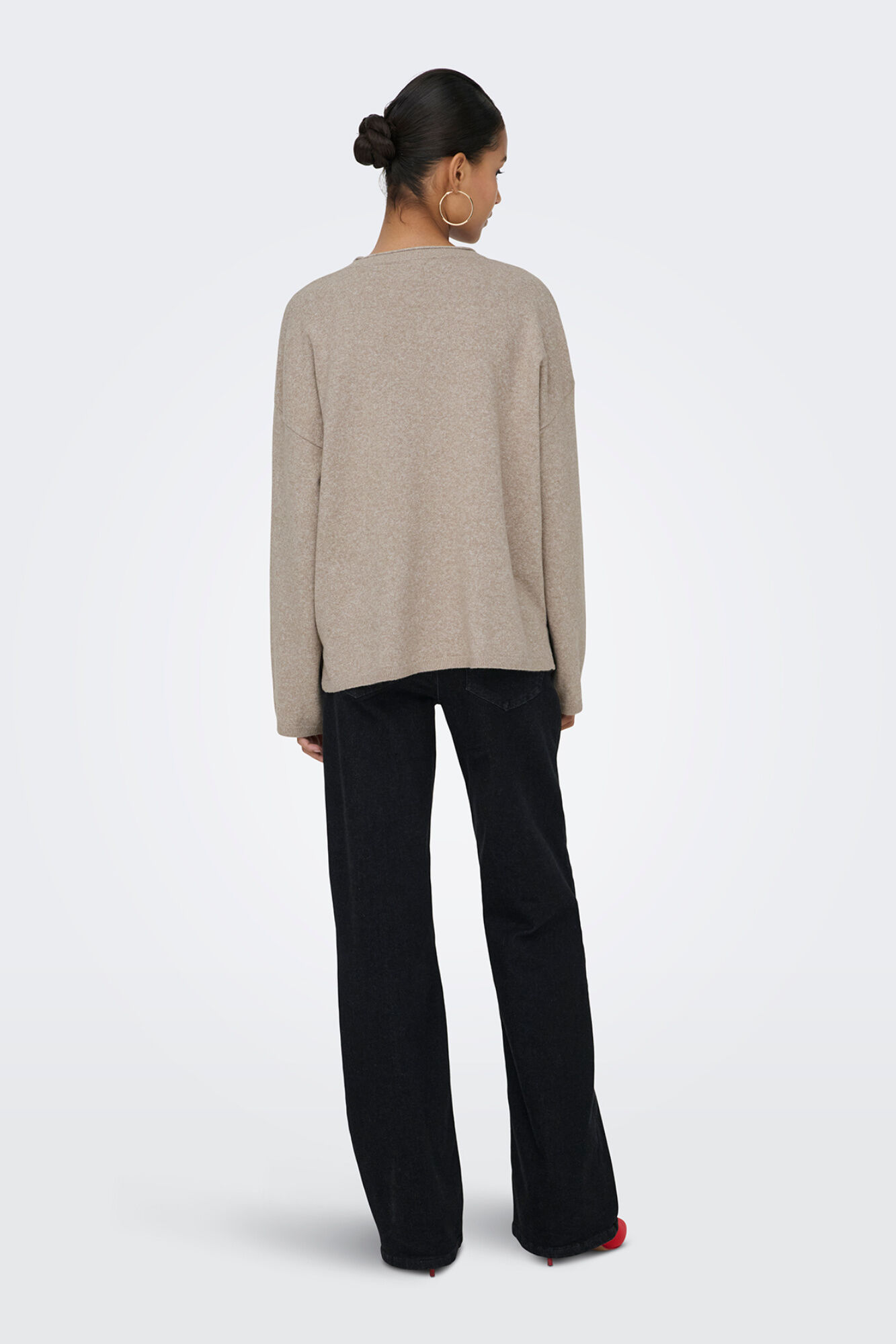 Only Su&eacute;ter de cuello redondo beige